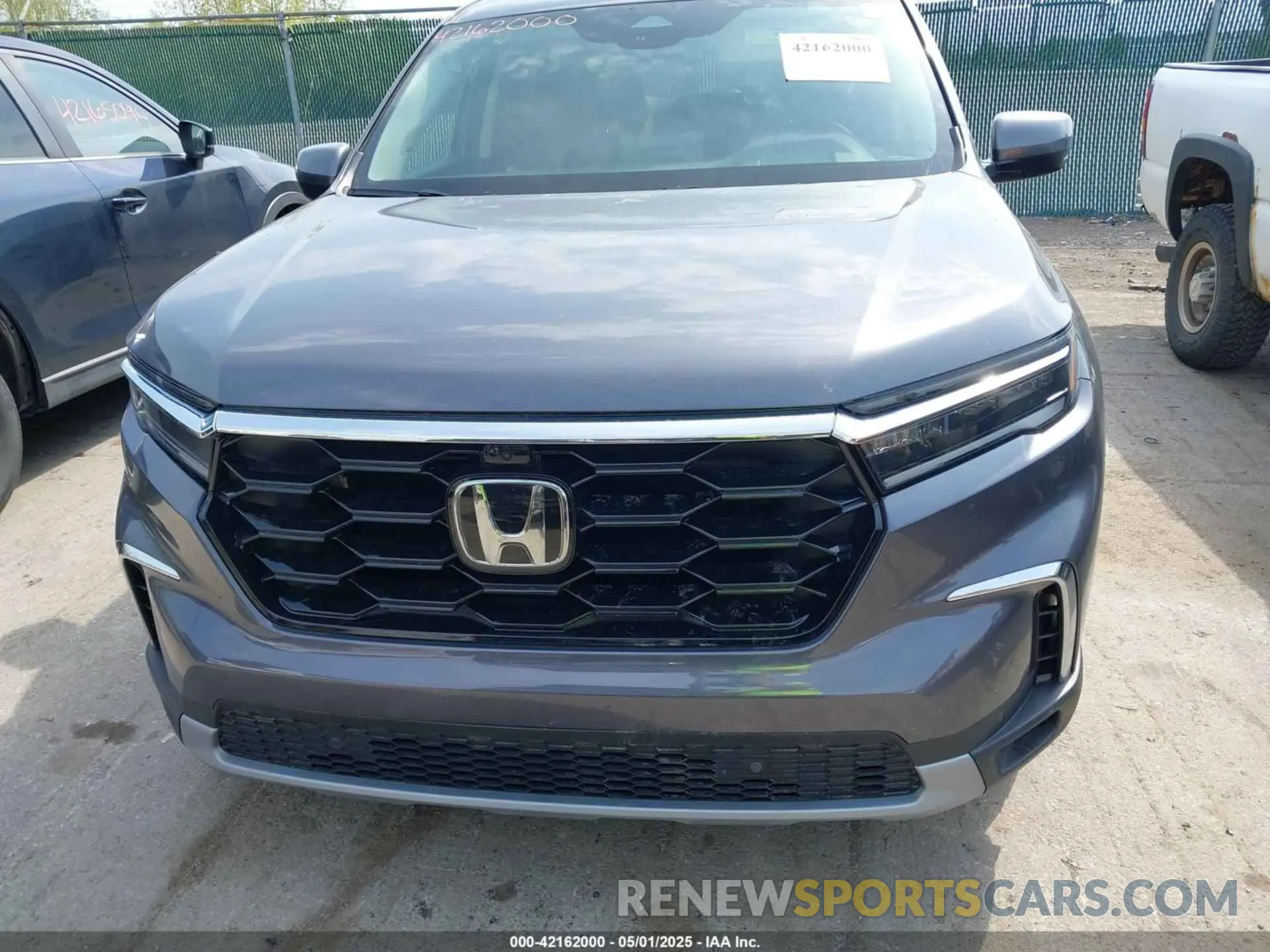 12 Photograph of a damaged car 5FNYG1H84RB041602 HONDA PILOT 2024