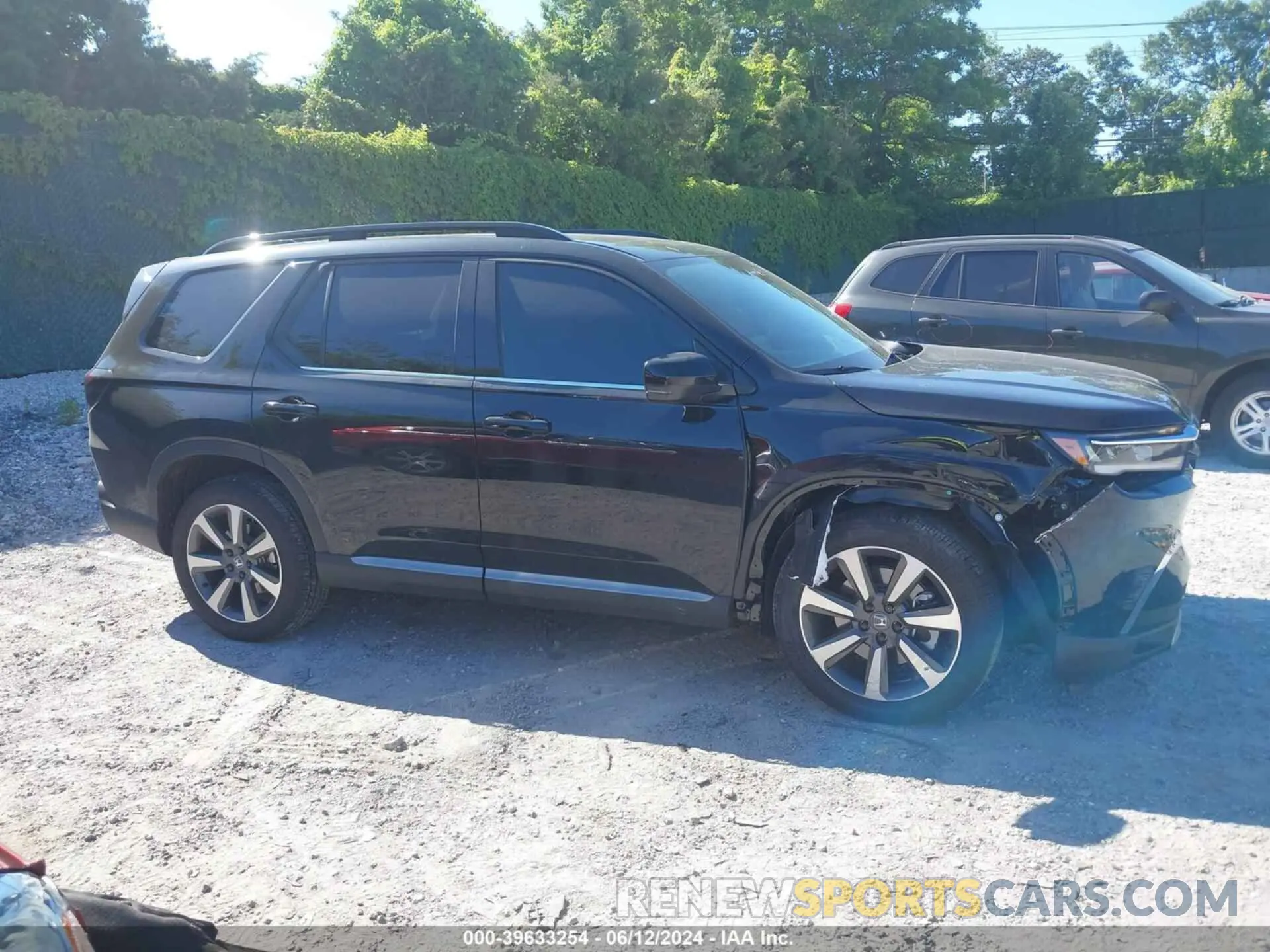 13 Photograph of a damaged car 5FNYG1H85RB026901 HONDA PILOT 2024