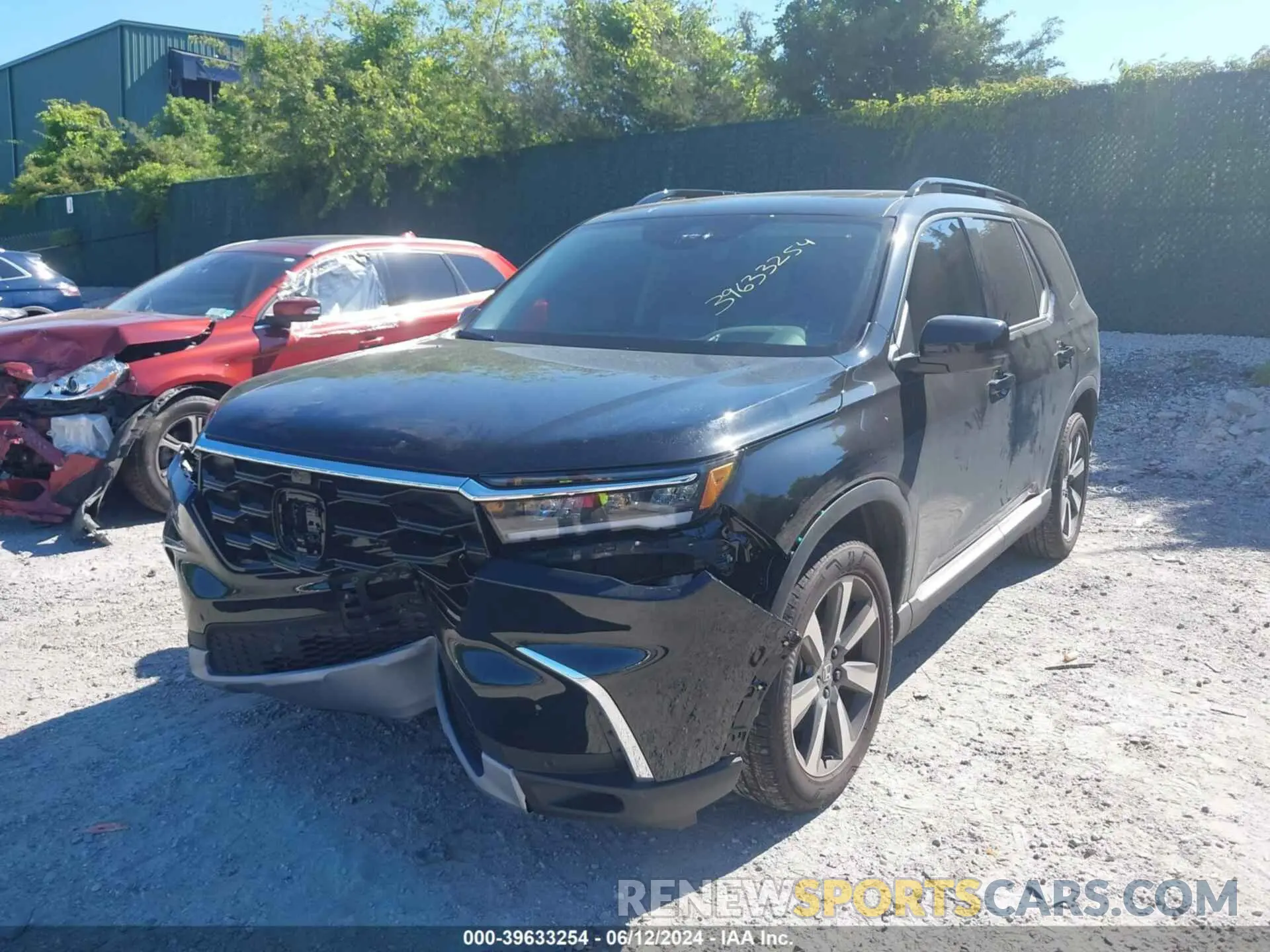 2 Photograph of a damaged car 5FNYG1H85RB026901 HONDA PILOT 2024