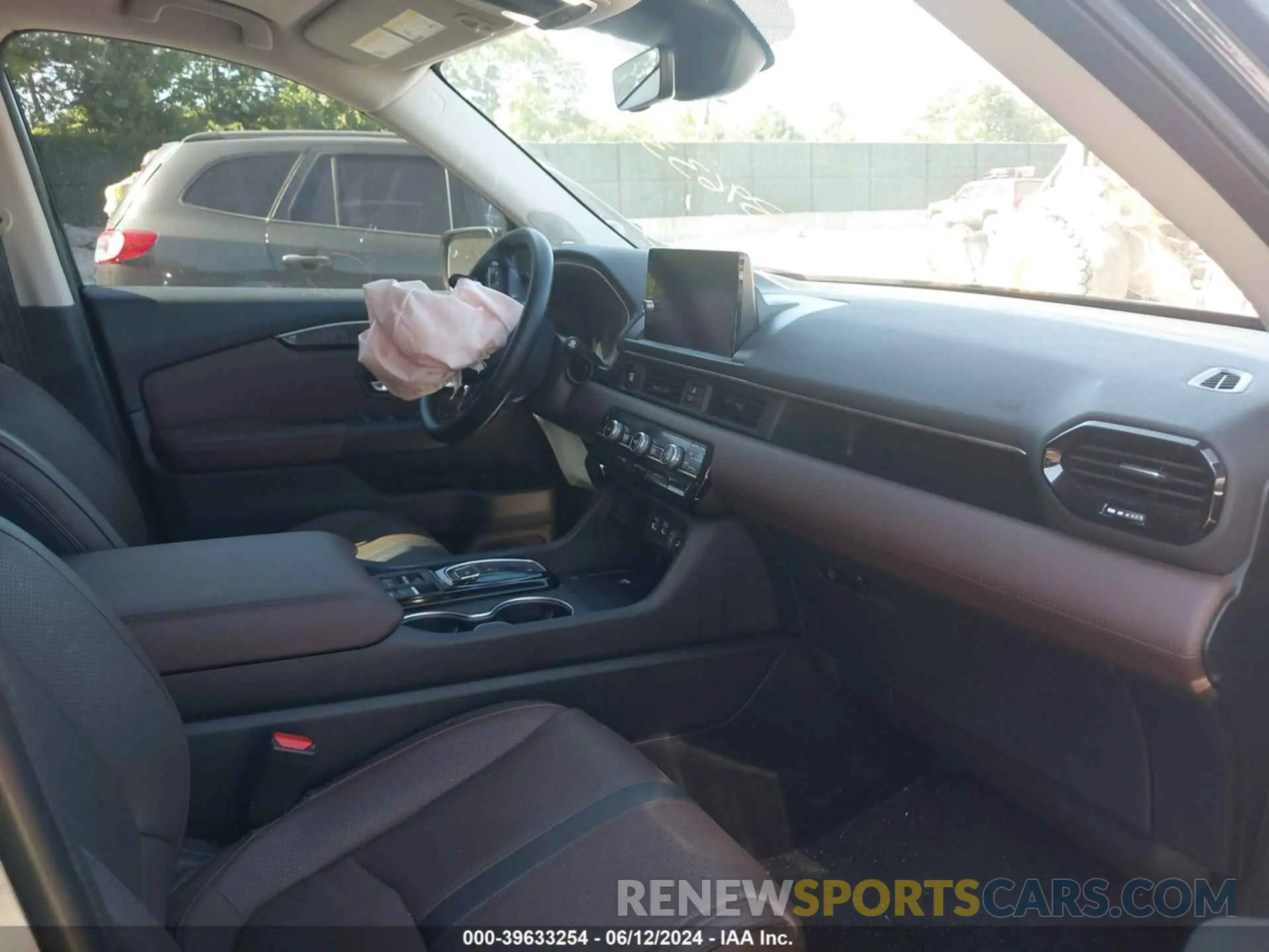 5 Photograph of a damaged car 5FNYG1H85RB026901 HONDA PILOT 2024