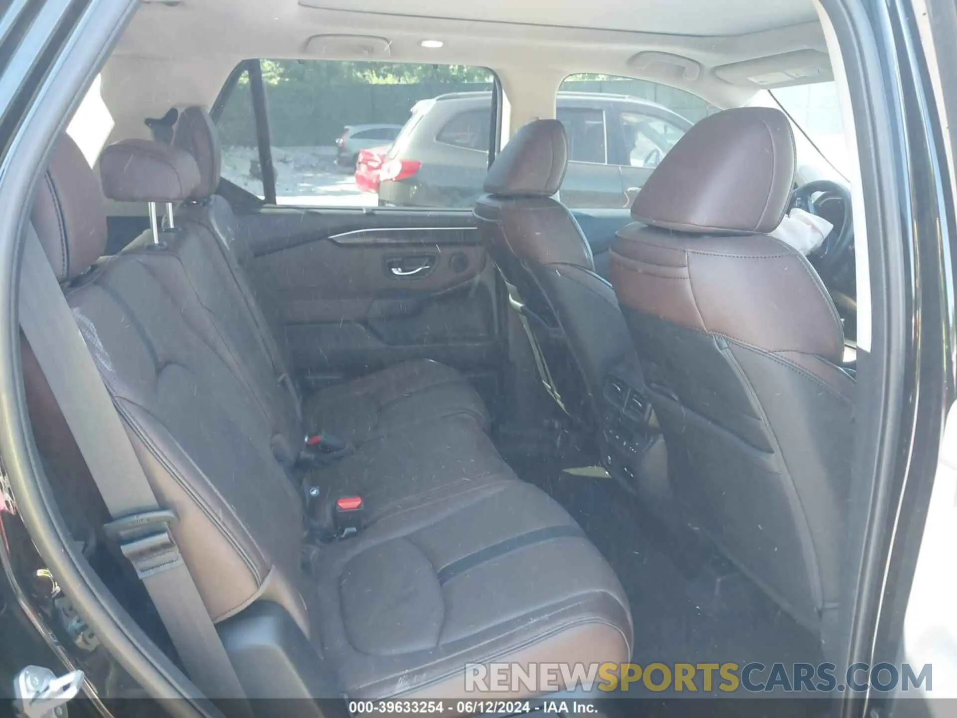 8 Photograph of a damaged car 5FNYG1H85RB026901 HONDA PILOT 2024