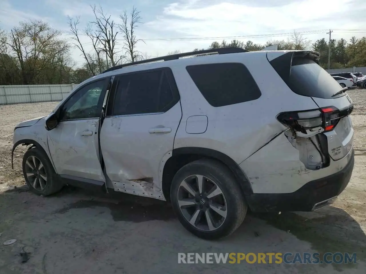 2 Photograph of a damaged car 5FNYG1H87RB009811 HONDA PILOT 2024