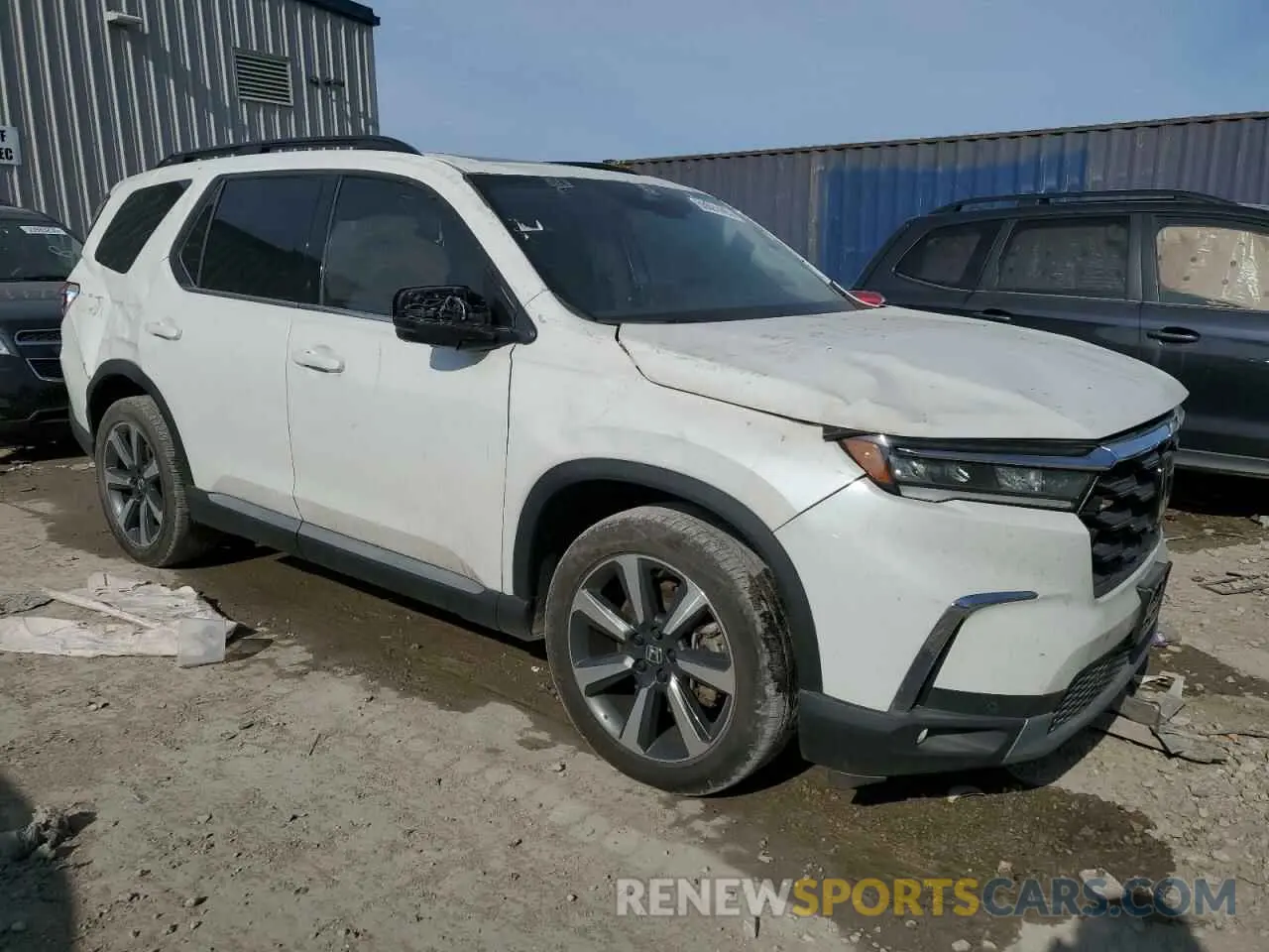 4 Photograph of a damaged car 5FNYG1H87RB009811 HONDA PILOT 2024