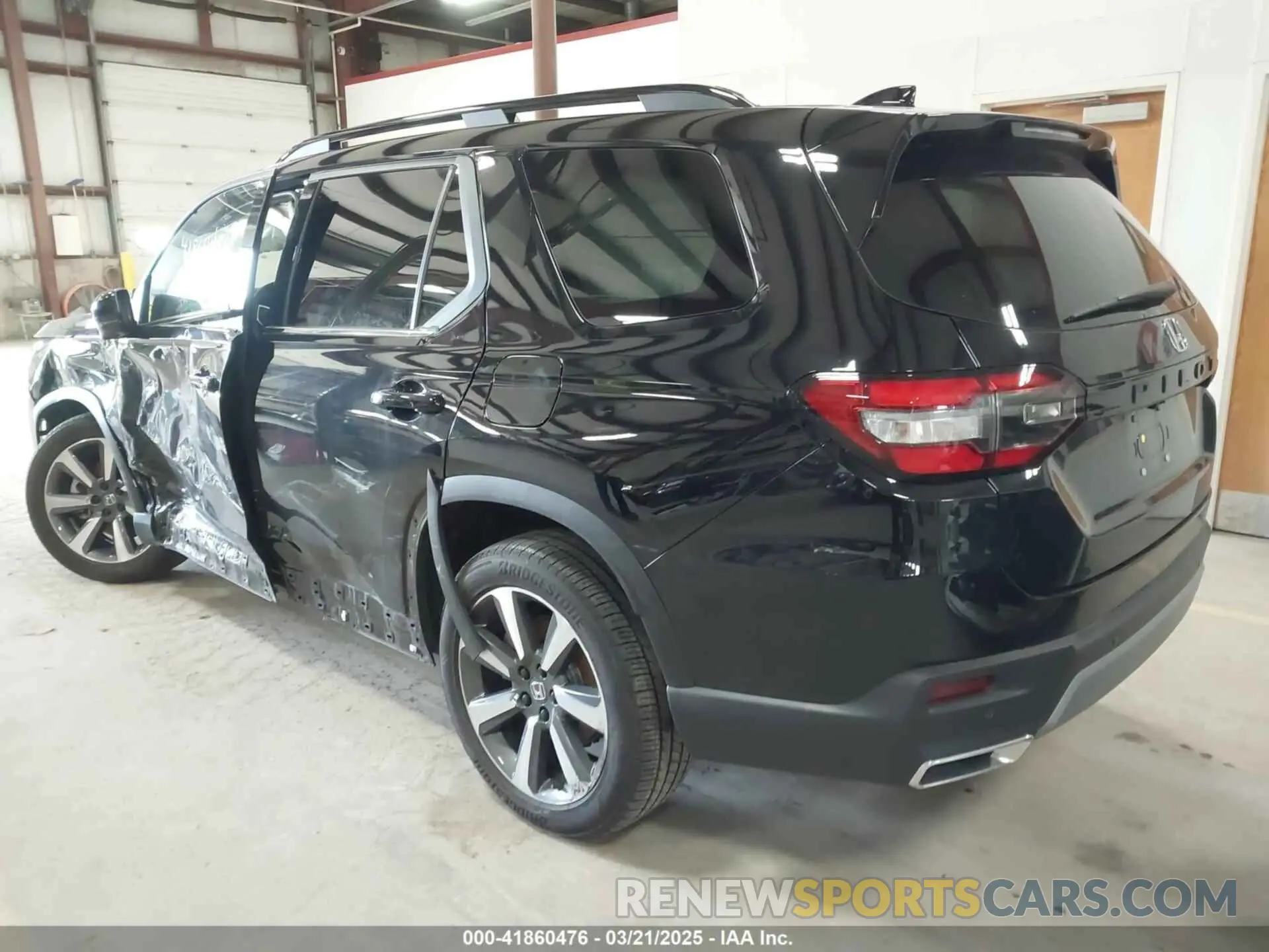 3 Photograph of a damaged car 5FNYG1H87RB034885 HONDA PILOT 2024