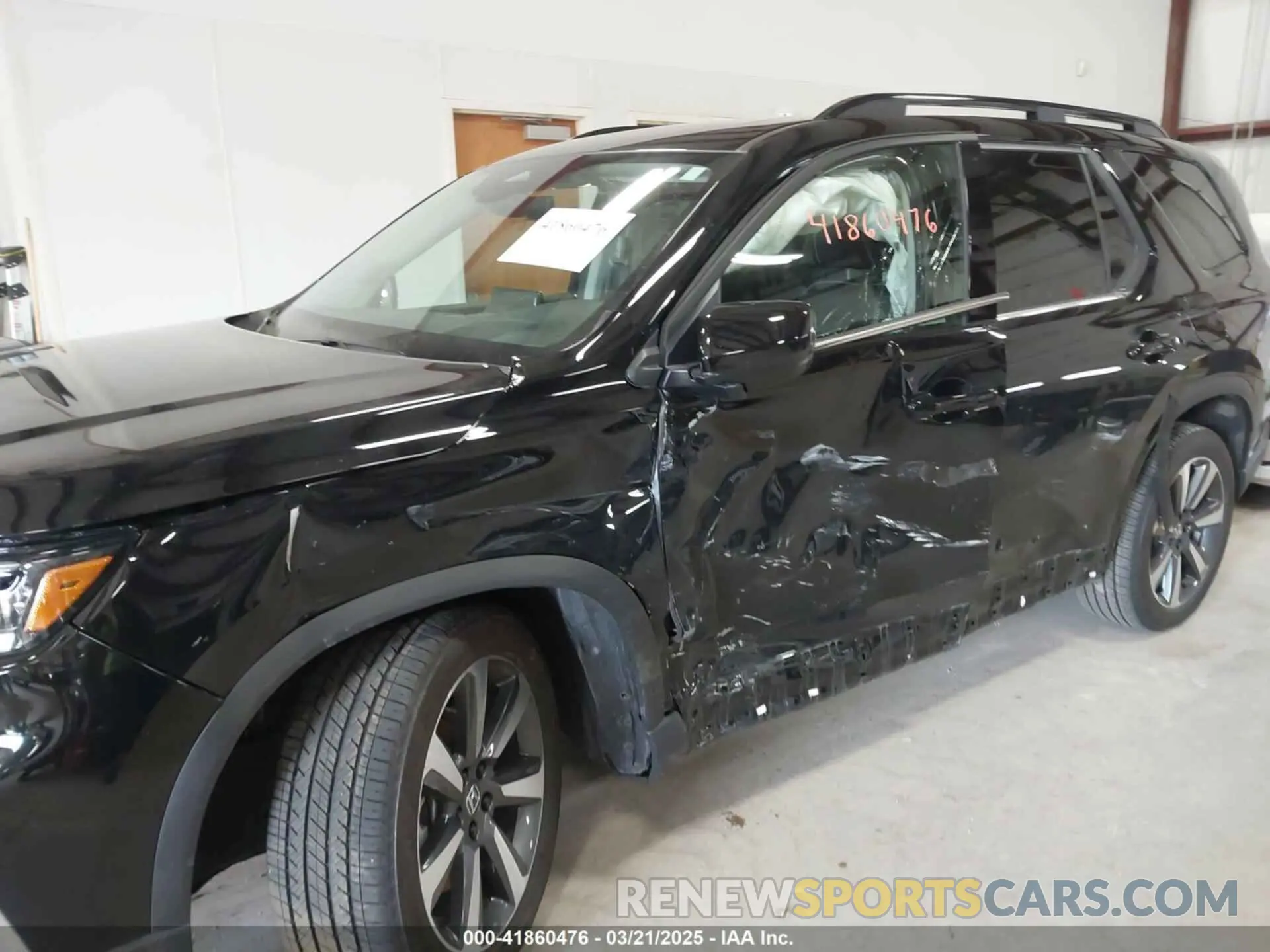 6 Photograph of a damaged car 5FNYG1H87RB034885 HONDA PILOT 2024