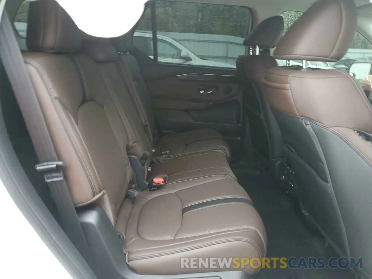 11 Photograph of a damaged car 5FNYG1H87RB036880 HONDA PILOT 2024