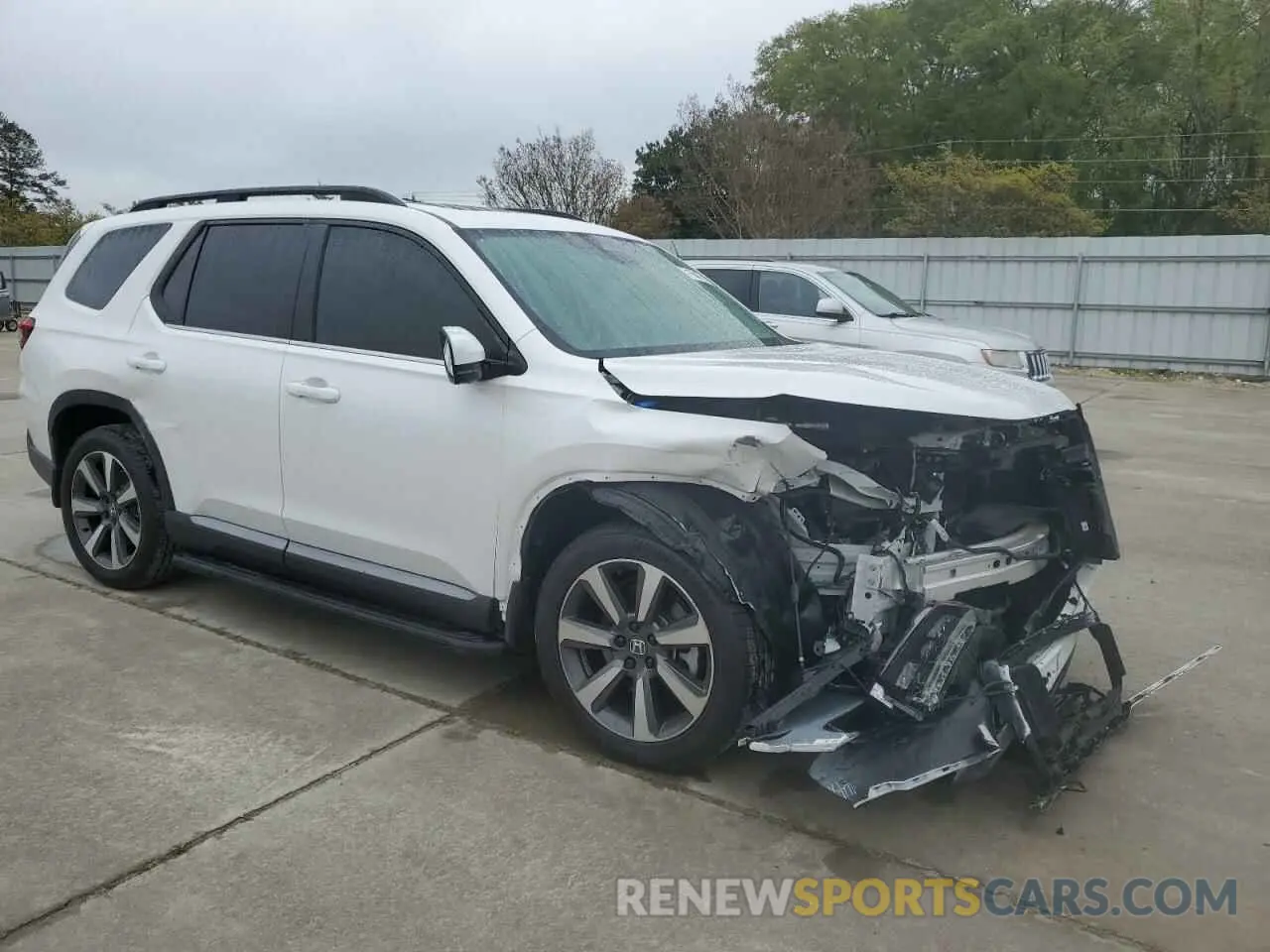 4 Photograph of a damaged car 5FNYG1H87RB036880 HONDA PILOT 2024