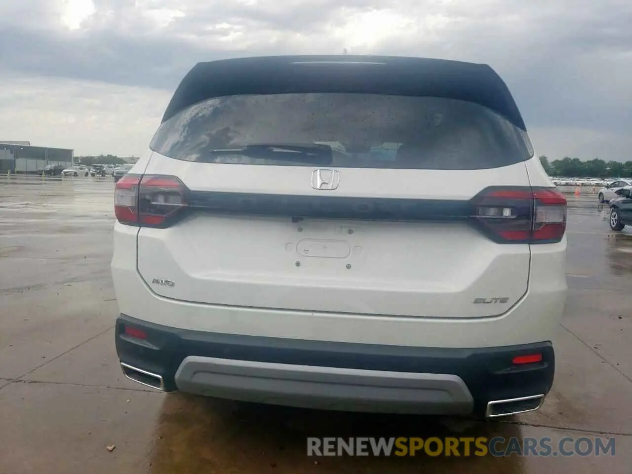 6 Photograph of a damaged car 5FNYG1H88RB009638 HONDA PILOT 2024