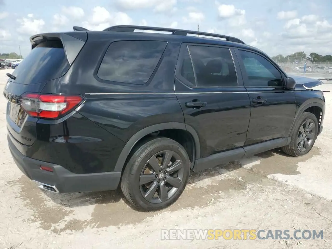 3 Photograph of a damaged car 5FNYG2H39RB011702 HONDA PILOT 2024
