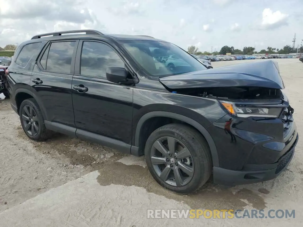 4 Photograph of a damaged car 5FNYG2H39RB011702 HONDA PILOT 2024