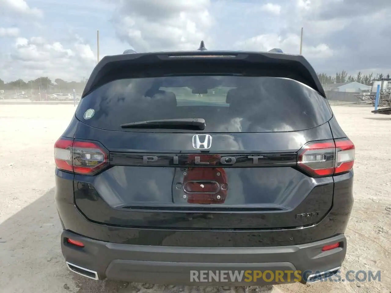 6 Photograph of a damaged car 5FNYG2H39RB011702 HONDA PILOT 2024