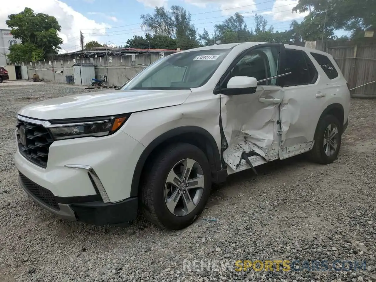 1 Photograph of a damaged car 5FNYG2H42RB015860 HONDA PILOT 2024