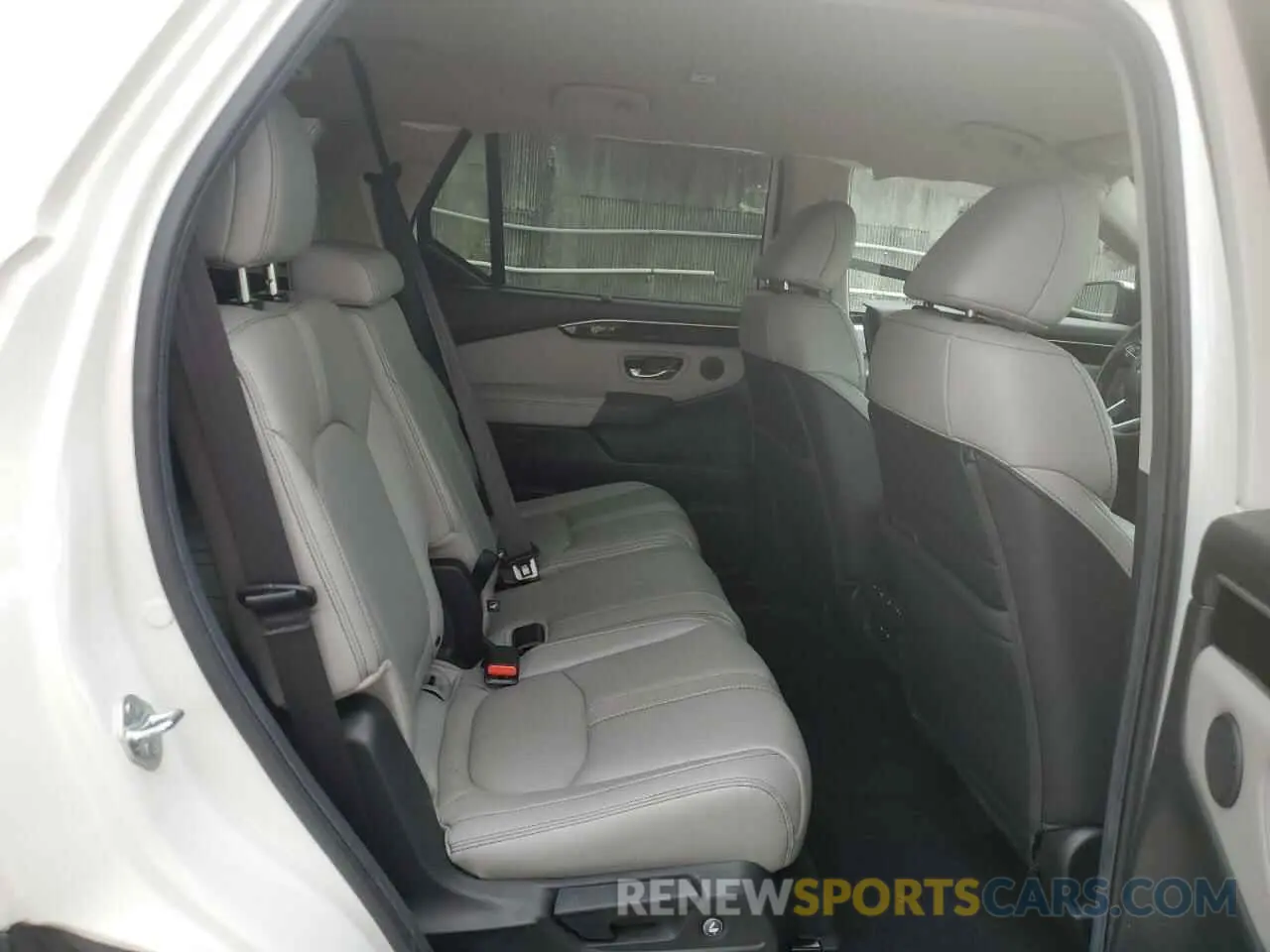 11 Photograph of a damaged car 5FNYG2H42RB015860 HONDA PILOT 2024