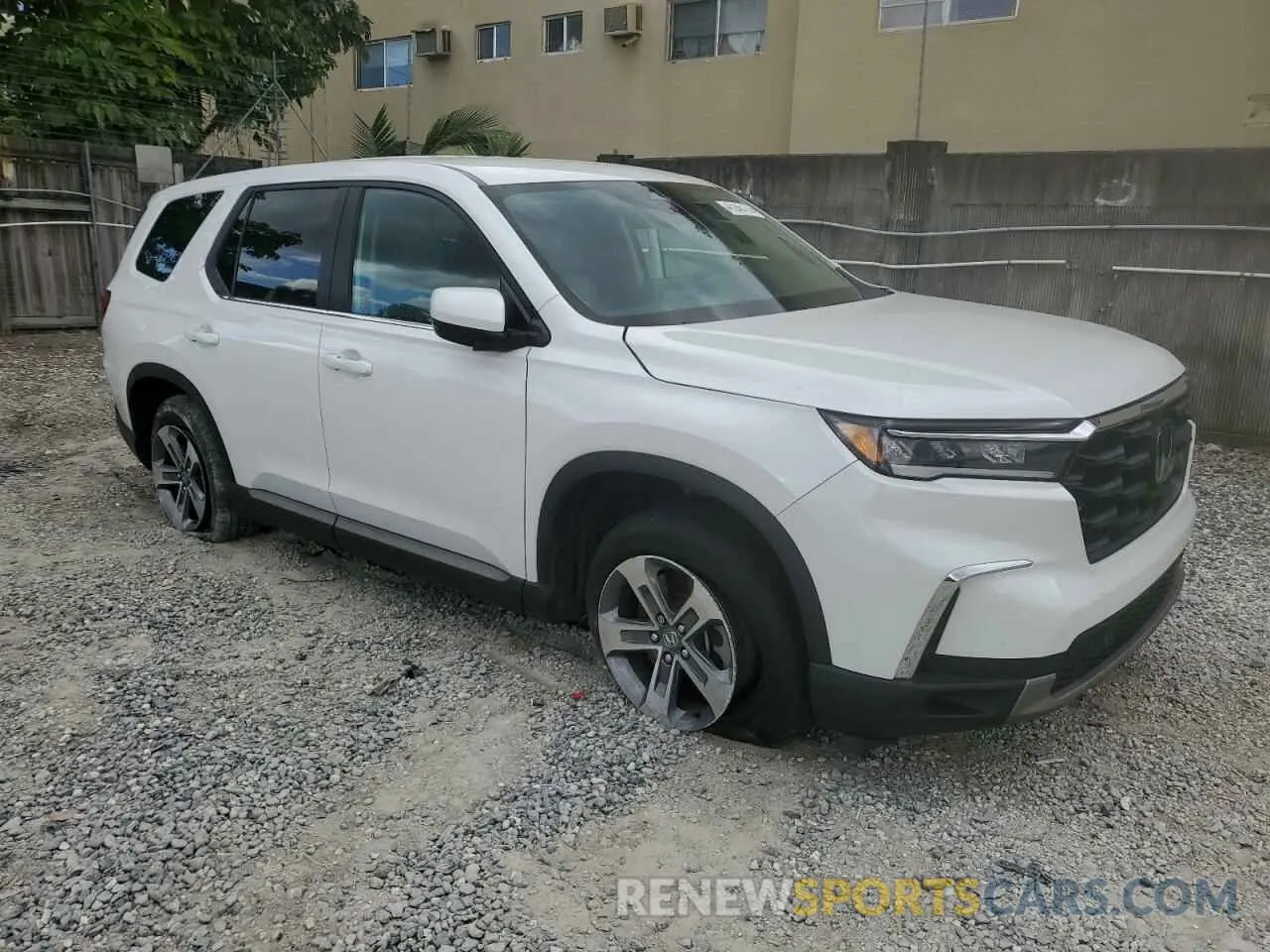 4 Photograph of a damaged car 5FNYG2H42RB015860 HONDA PILOT 2024