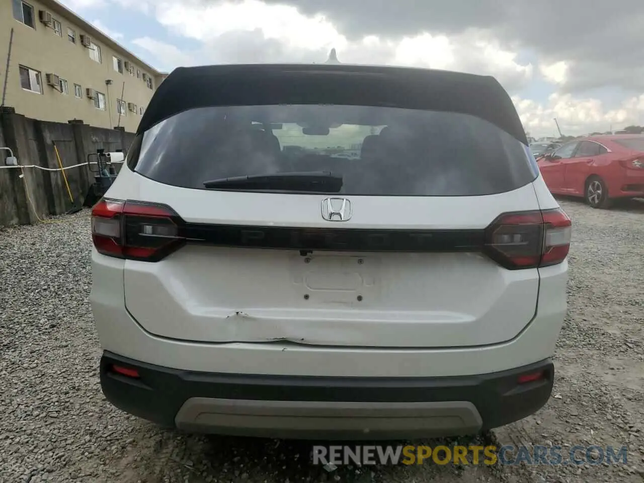 6 Photograph of a damaged car 5FNYG2H42RB015860 HONDA PILOT 2024