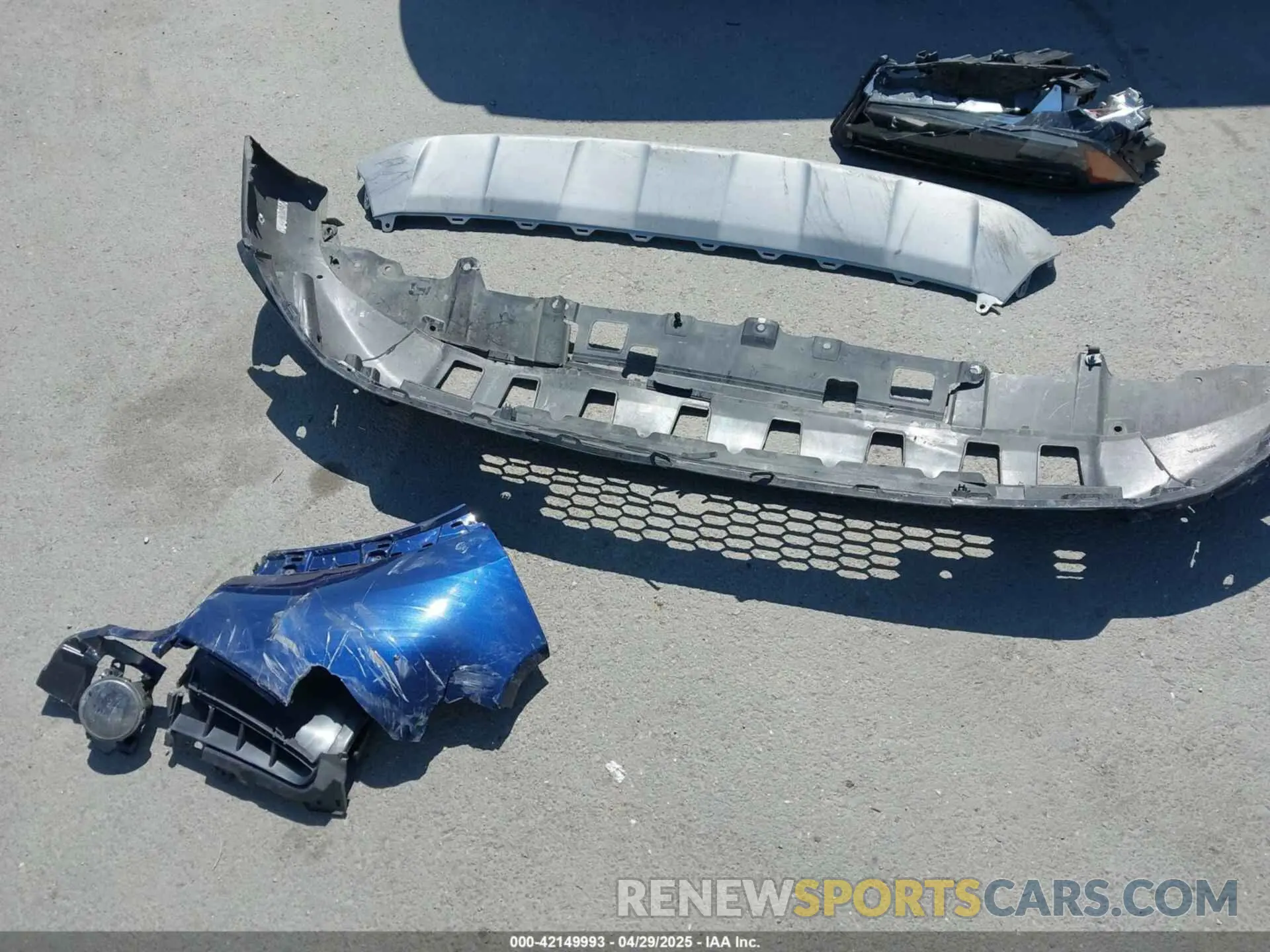 11 Photograph of a damaged car 5FNYG2H4XRB005707 HONDA PILOT 2024
