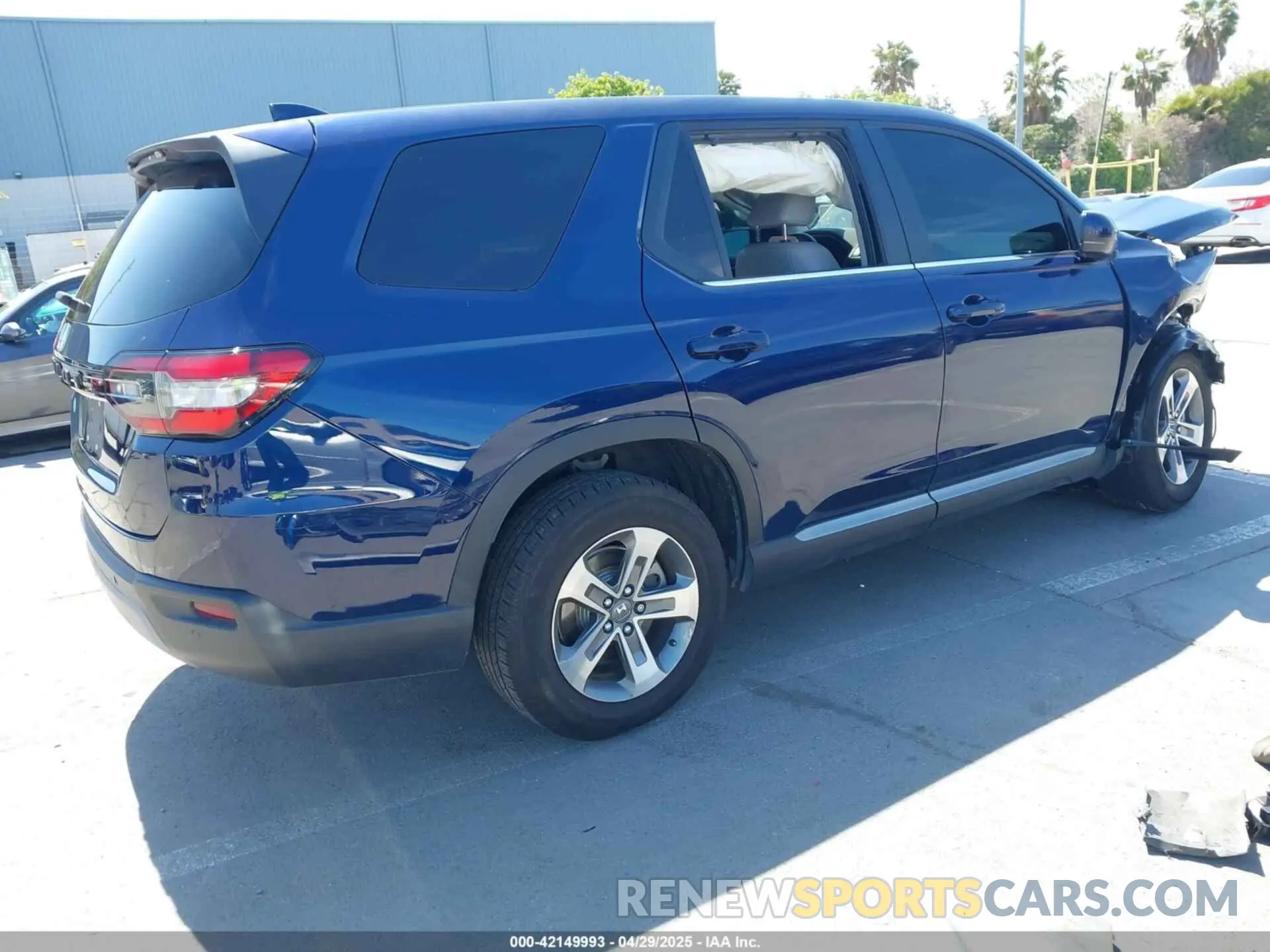 4 Photograph of a damaged car 5FNYG2H4XRB005707 HONDA PILOT 2024