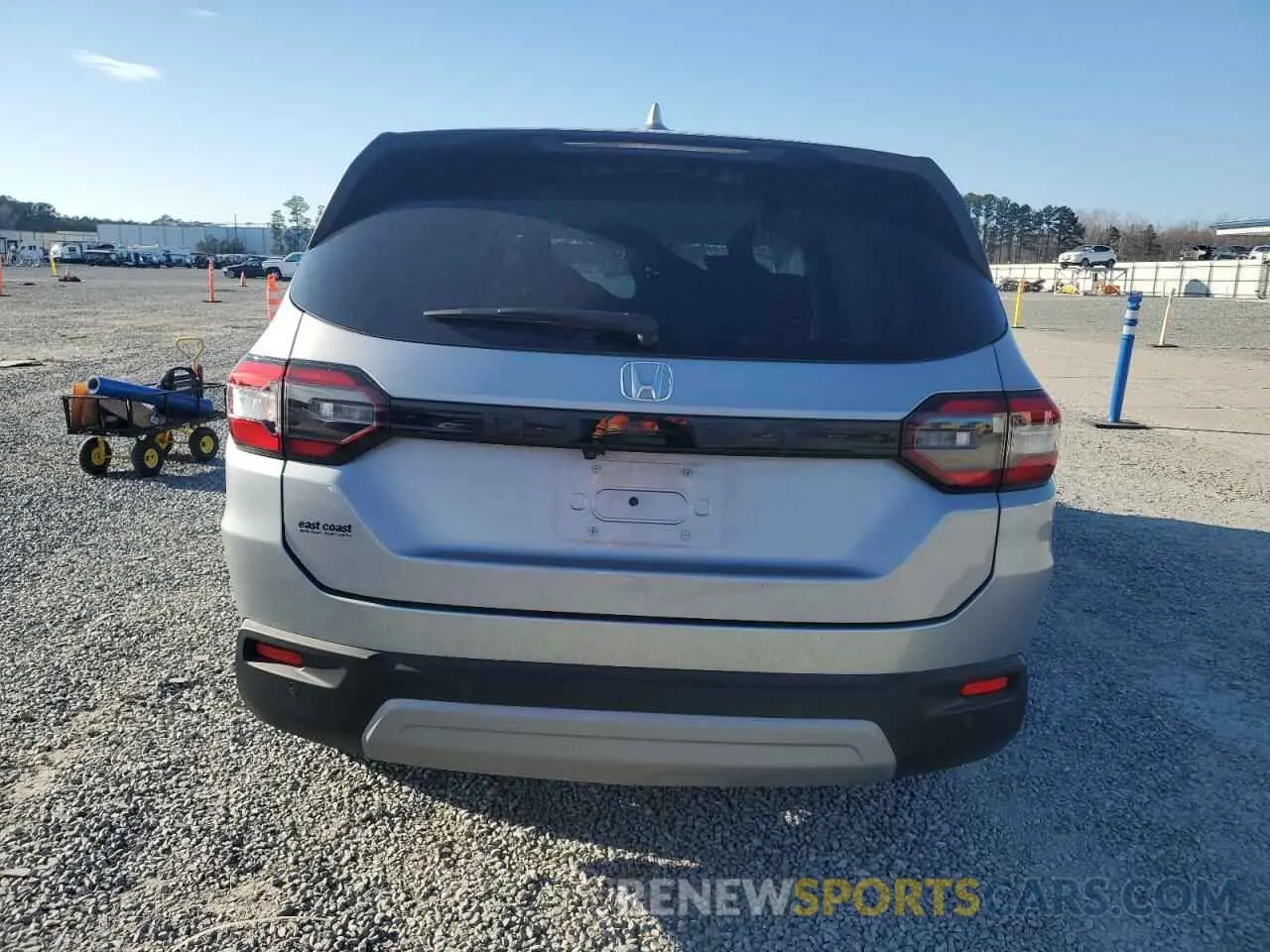 6 Photograph of a damaged car 5FNYG2H57RB006127 HONDA PILOT 2024