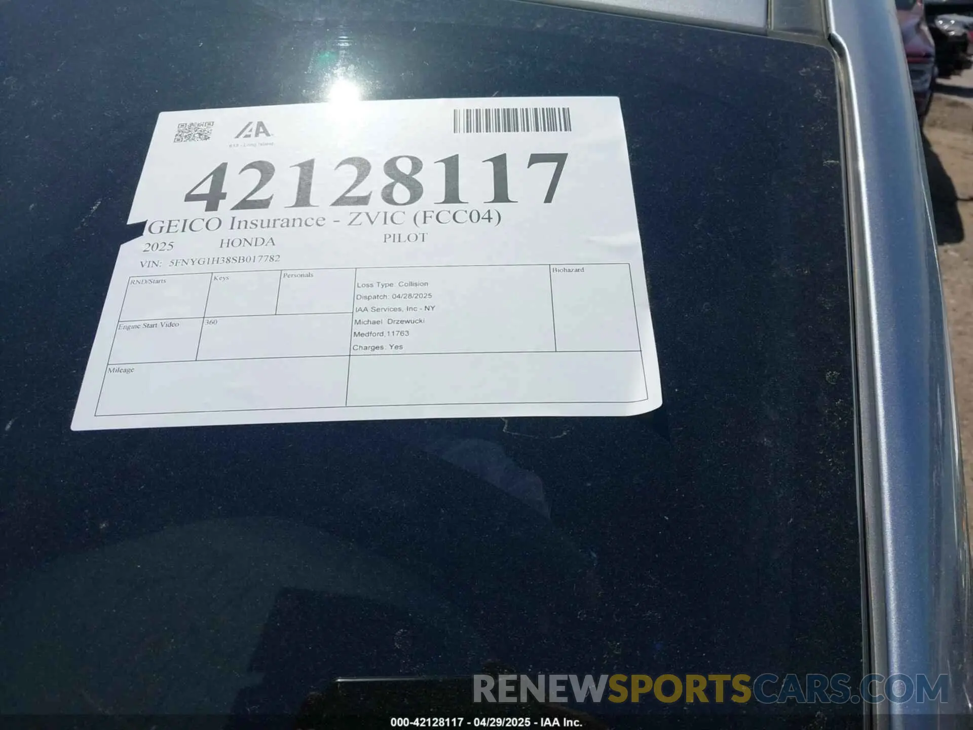 19 Photograph of a damaged car 5FNYG1H38SB017782 HONDA PILOT 2025