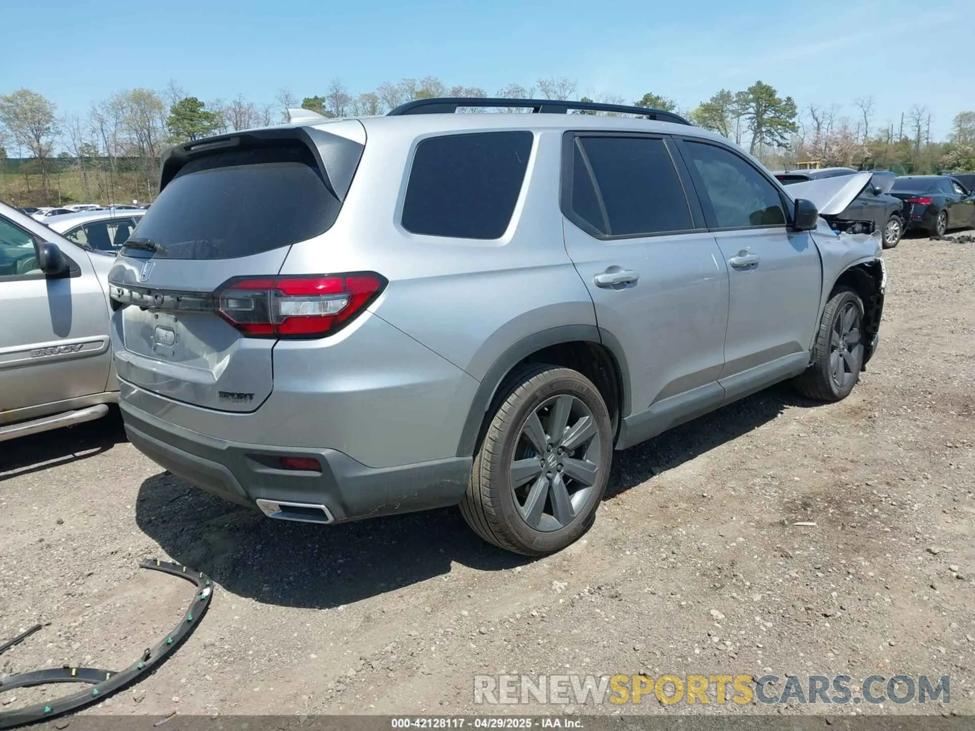 4 Photograph of a damaged car 5FNYG1H38SB017782 HONDA PILOT 2025