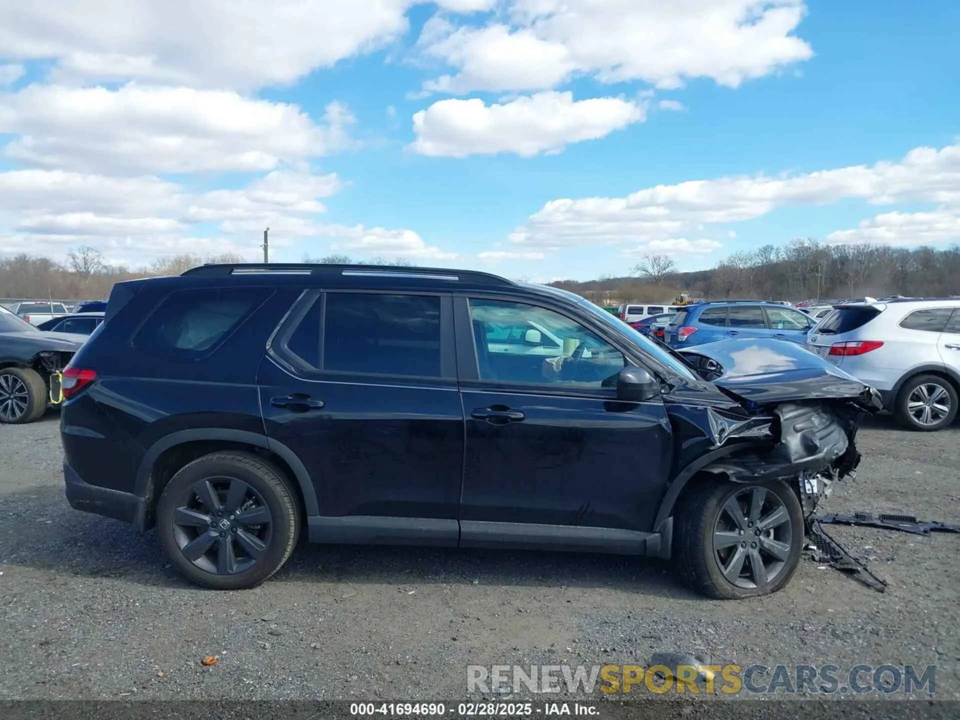 13 Photograph of a damaged car 5FNYG1H38SB030483 HONDA PILOT 2025