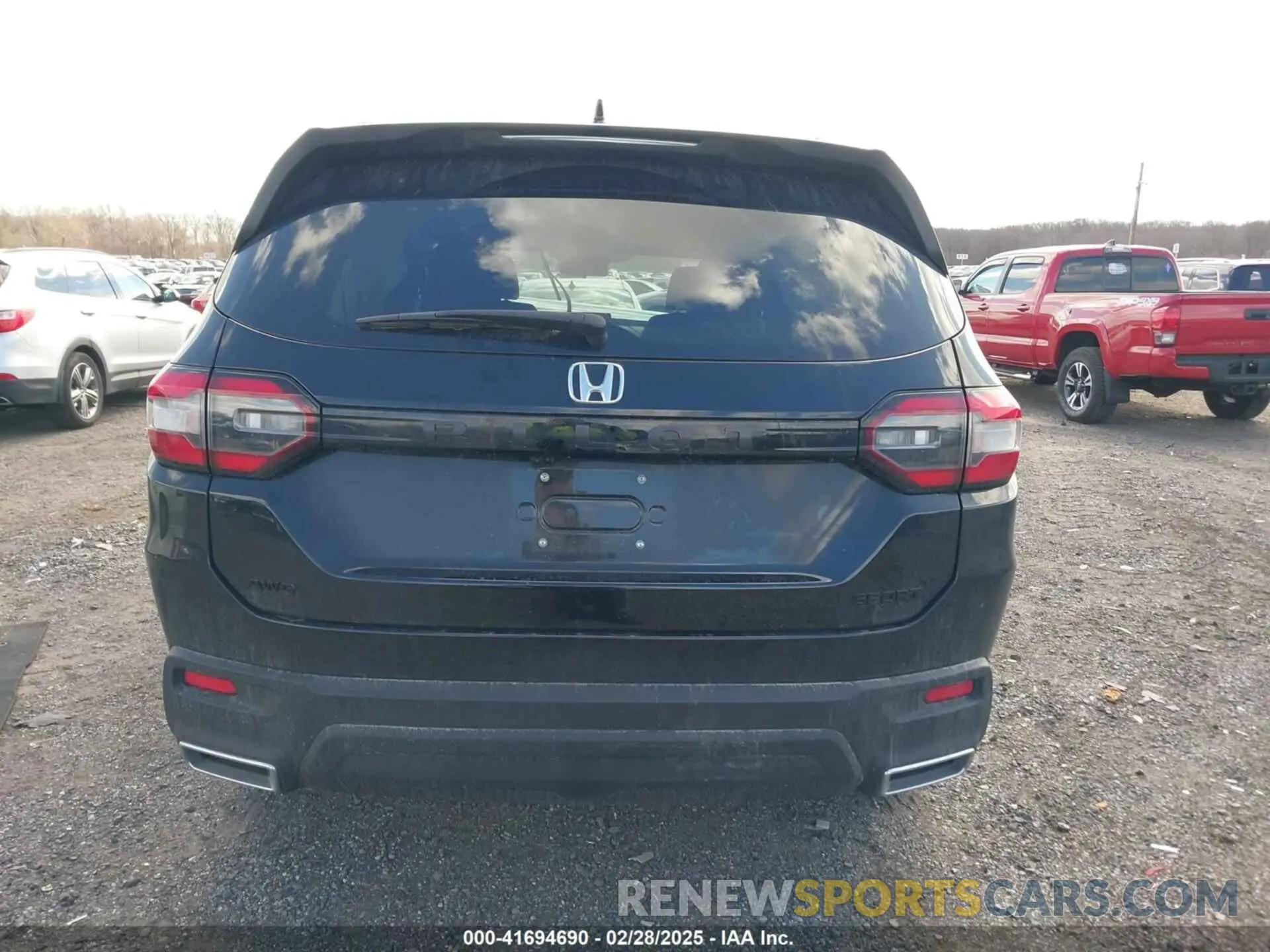 16 Photograph of a damaged car 5FNYG1H38SB030483 HONDA PILOT 2025
