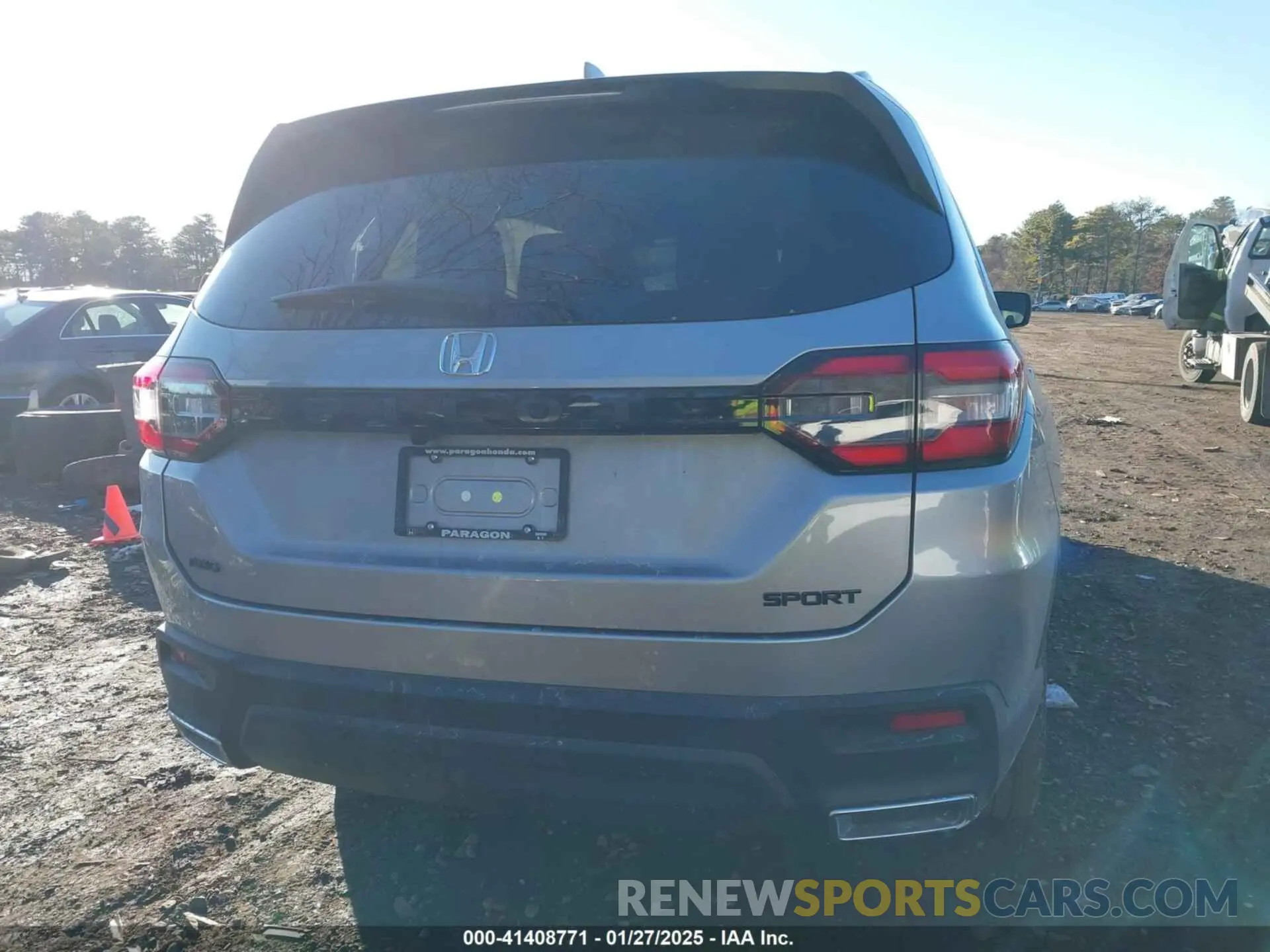 16 Photograph of a damaged car 5FNYG1H39SB017788 HONDA PILOT 2025