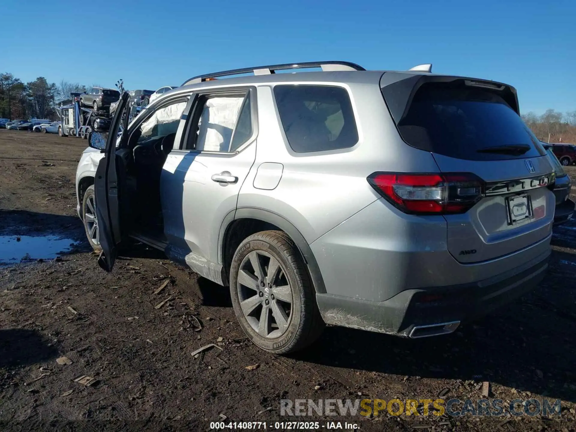 3 Photograph of a damaged car 5FNYG1H39SB017788 HONDA PILOT 2025