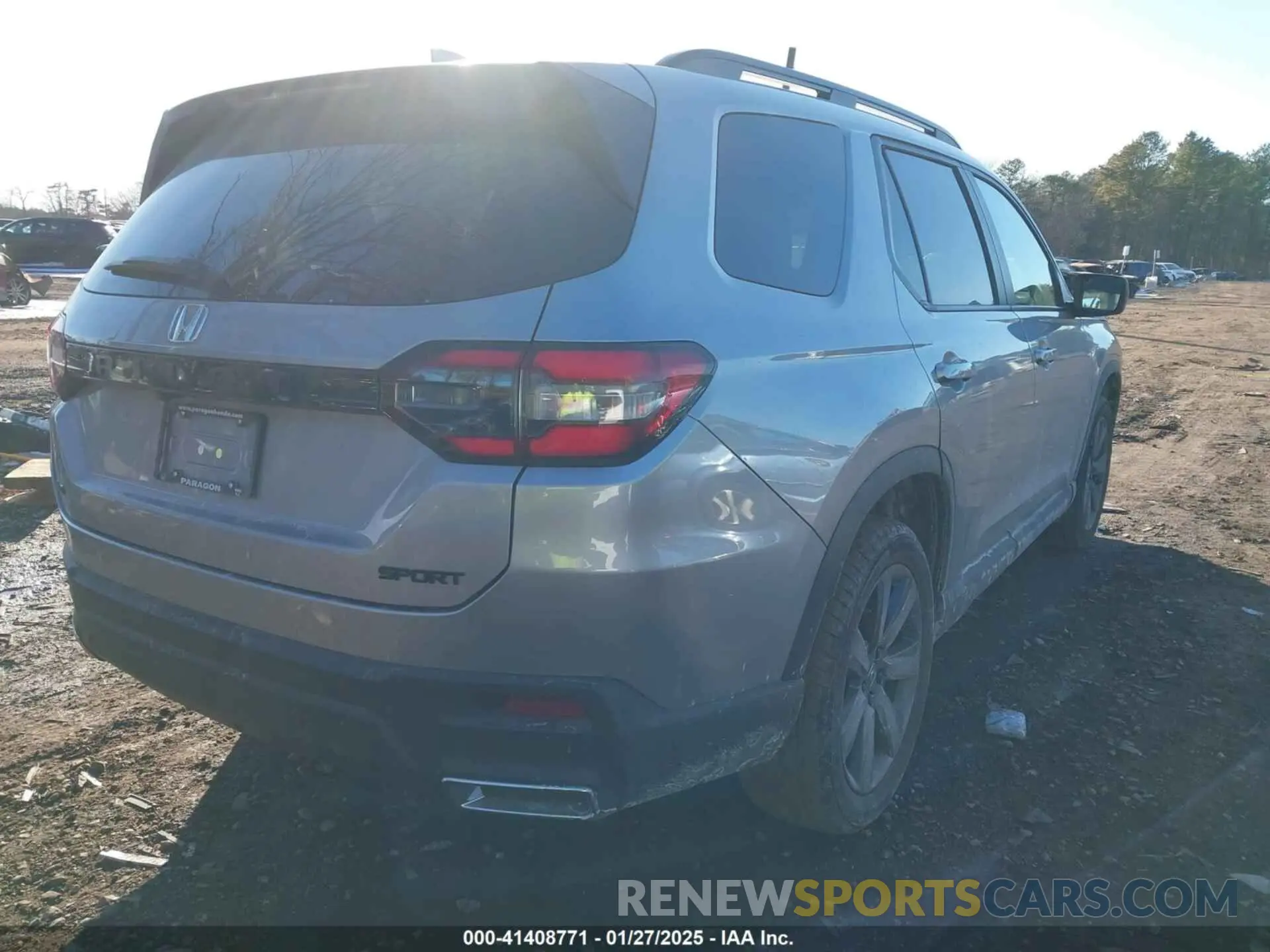 4 Photograph of a damaged car 5FNYG1H39SB017788 HONDA PILOT 2025