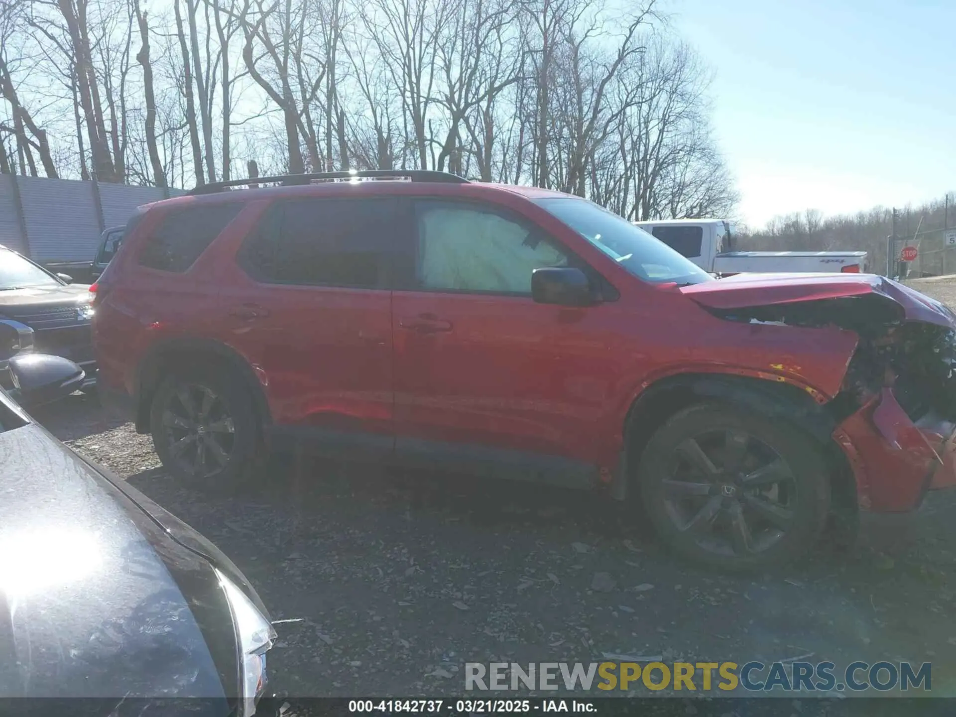 14 Photograph of a damaged car 5FNYG1H3XSB008811 HONDA PILOT 2025