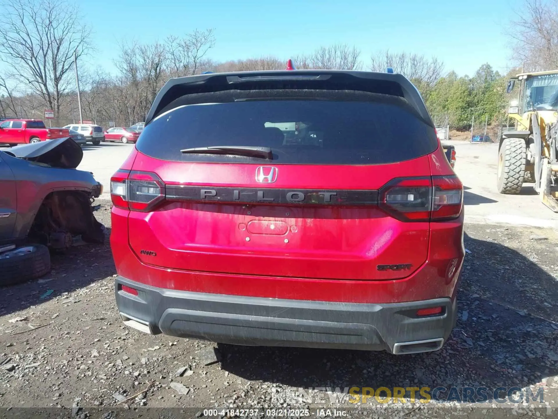 17 Photograph of a damaged car 5FNYG1H3XSB008811 HONDA PILOT 2025