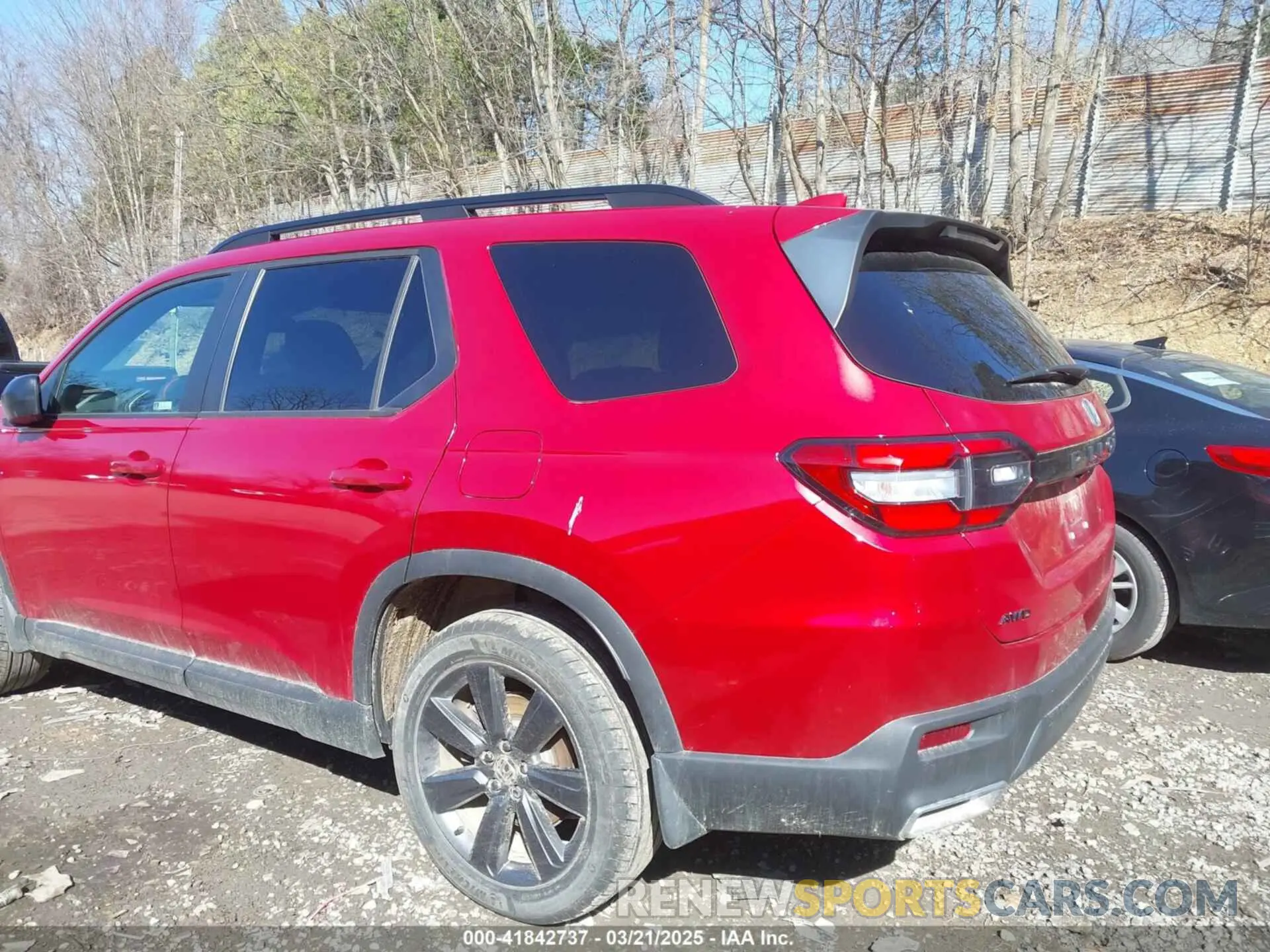 19 Photograph of a damaged car 5FNYG1H3XSB008811 HONDA PILOT 2025