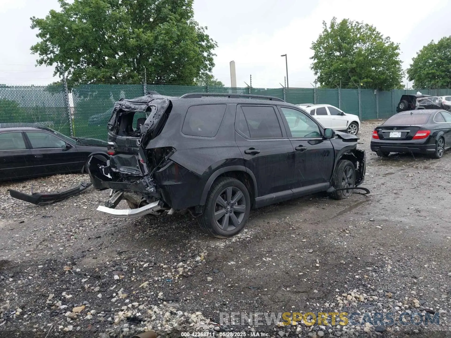 4 Photograph of a damaged car 5FNYG1H3XSB066532 HONDA PILOT 2025