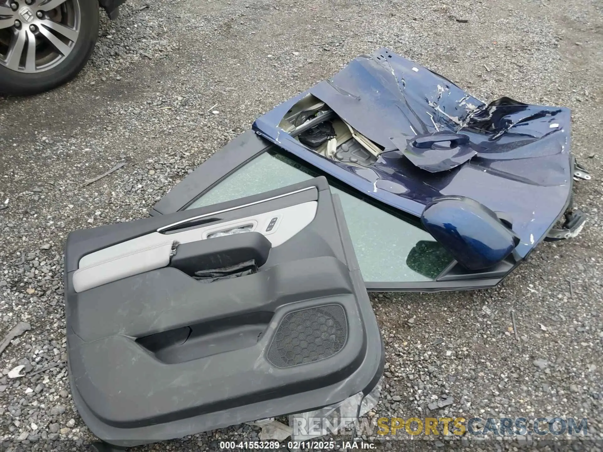 12 Photograph of a damaged car 5FNYG1H41SB073670 HONDA PILOT 2025