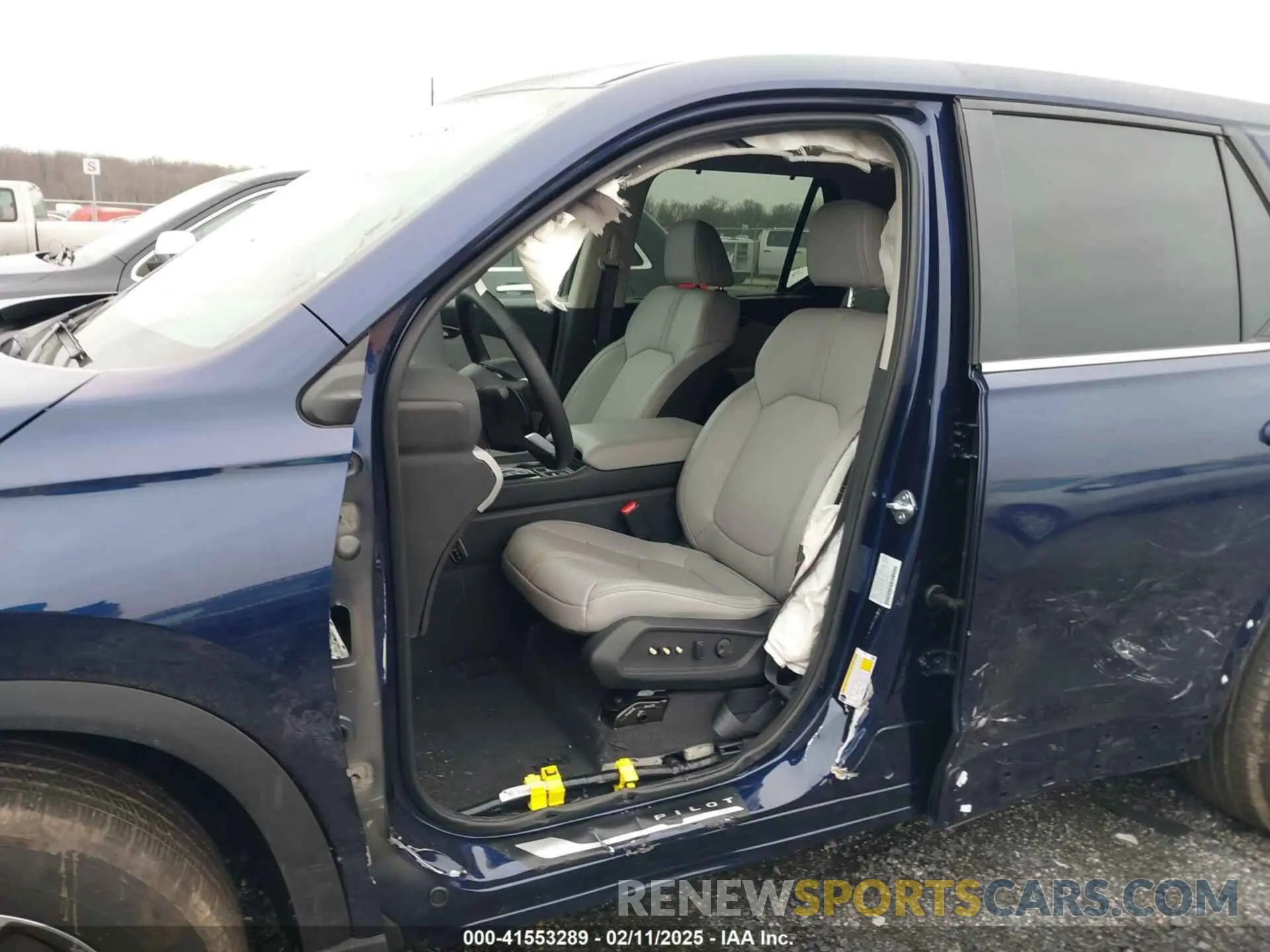 6 Photograph of a damaged car 5FNYG1H41SB073670 HONDA PILOT 2025