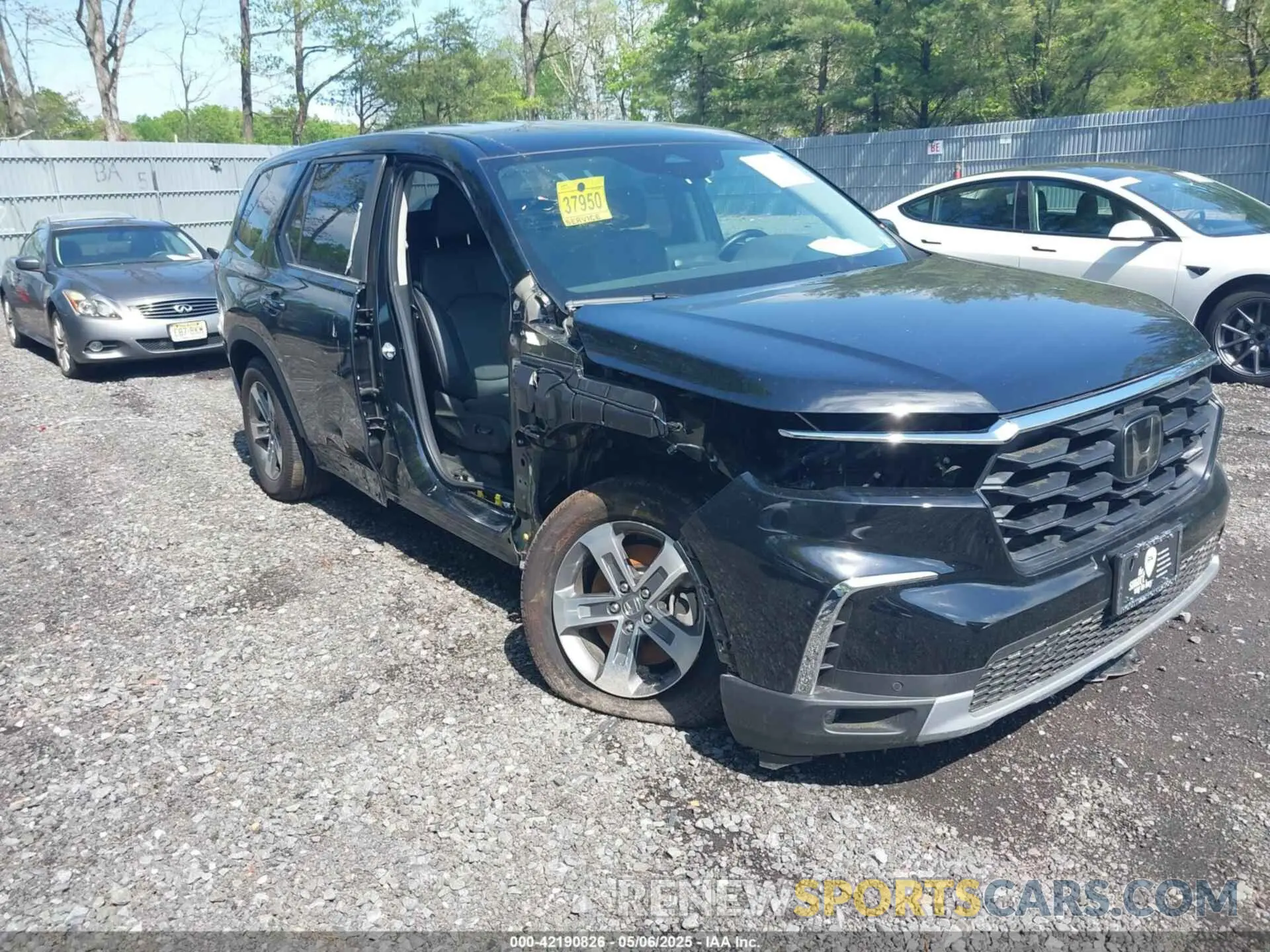 1 Photograph of a damaged car 5FNYG1H43SB004785 HONDA PILOT 2025