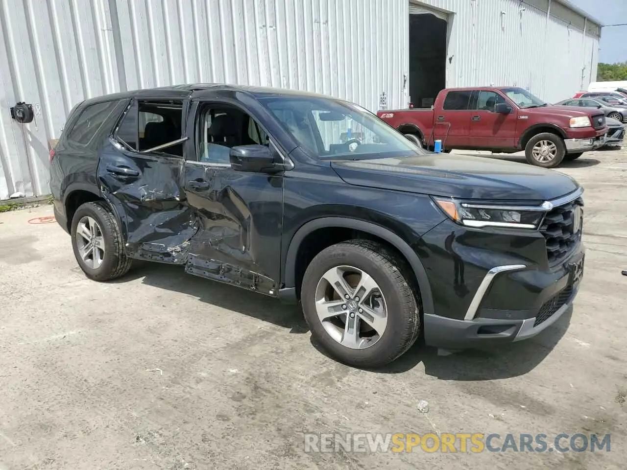 4 Photograph of a damaged car 5FNYG1H43SB037463 HONDA PILOT 2025