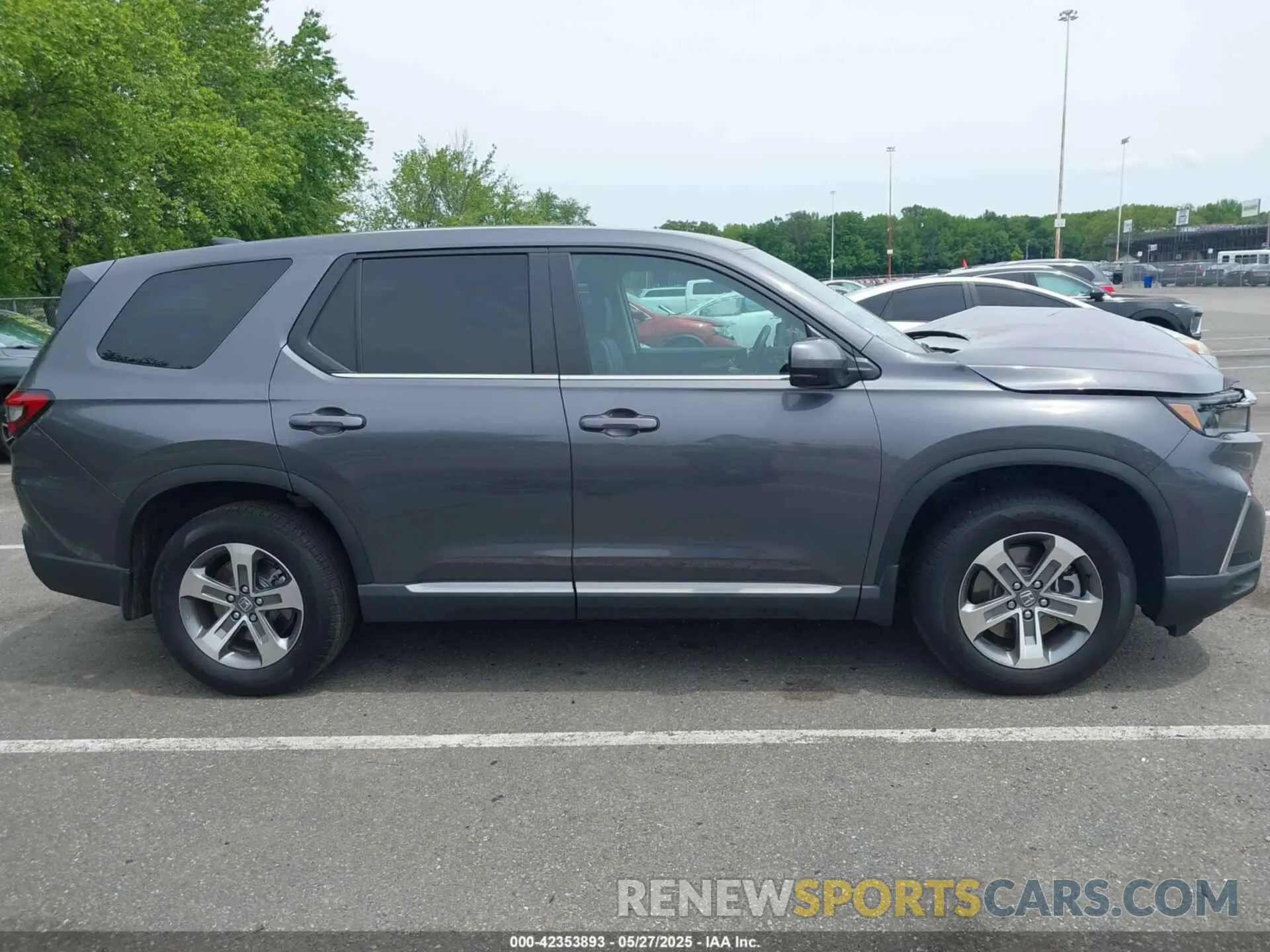 13 Photograph of a damaged car 5FNYG1H43SB105597 HONDA PILOT 2025
