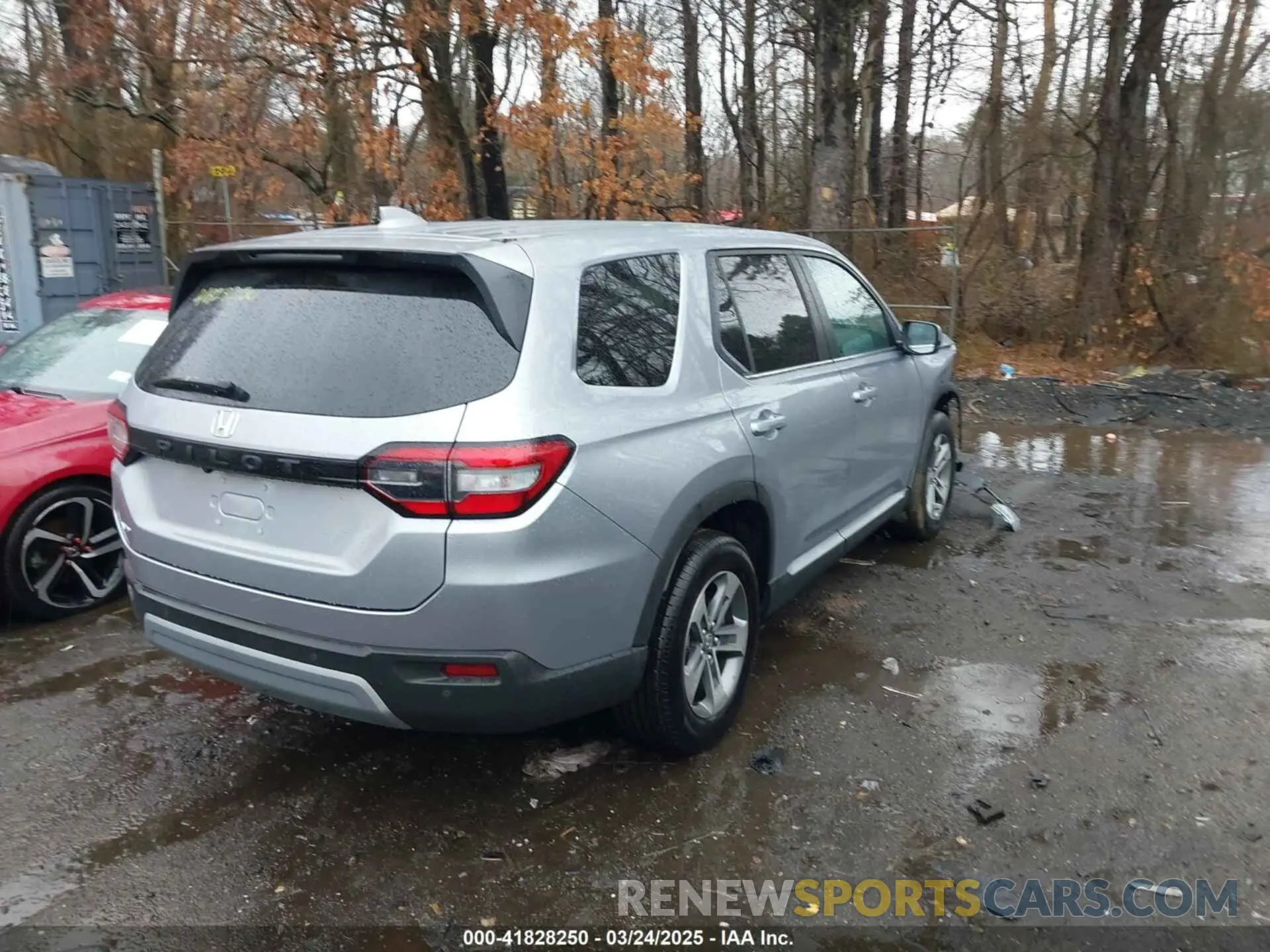 4 Photograph of a damaged car 5FNYG1H46SB065225 HONDA PILOT 2025