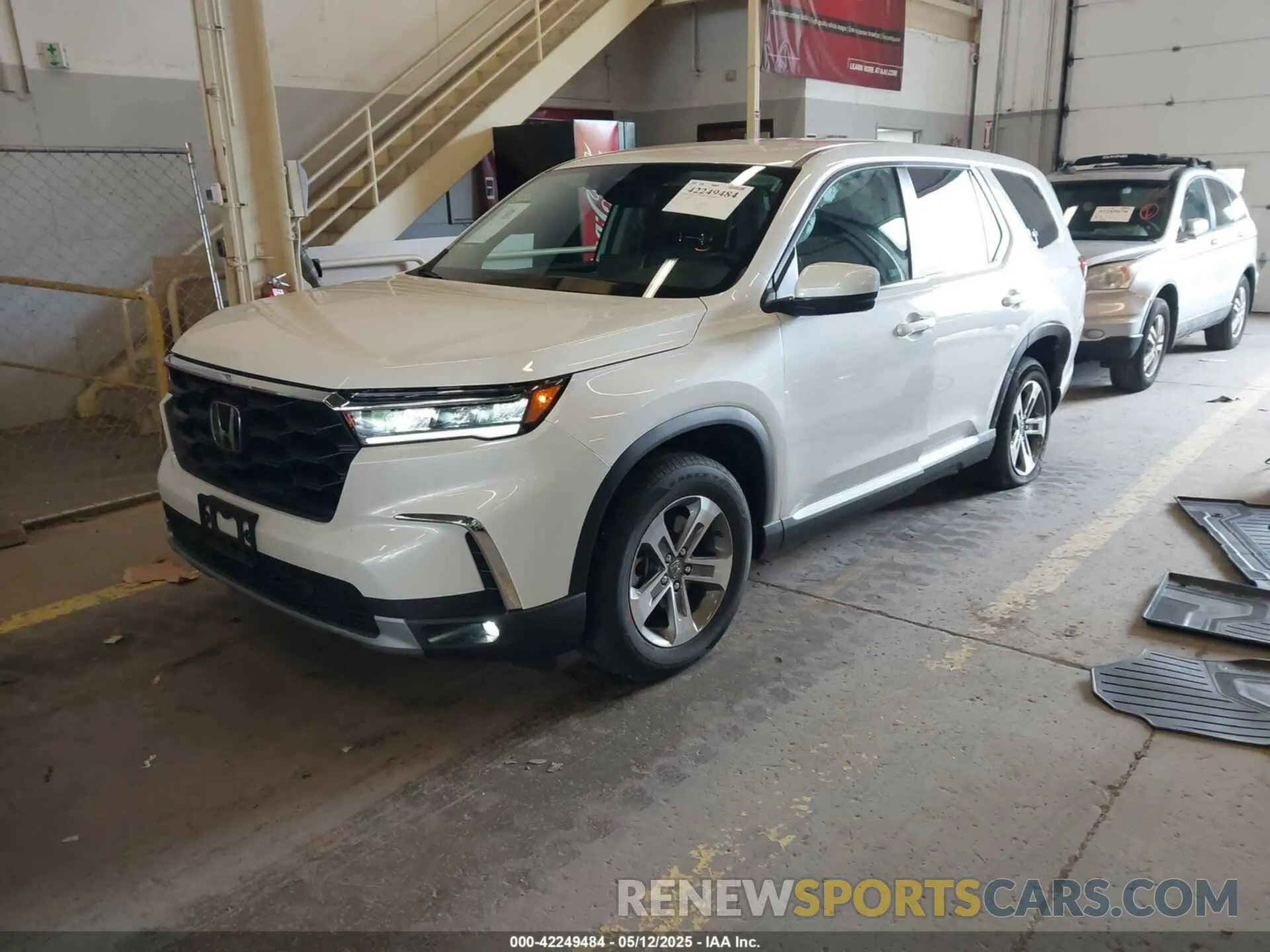 2 Photograph of a damaged car 5FNYG1H49SB097666 HONDA PILOT 2025