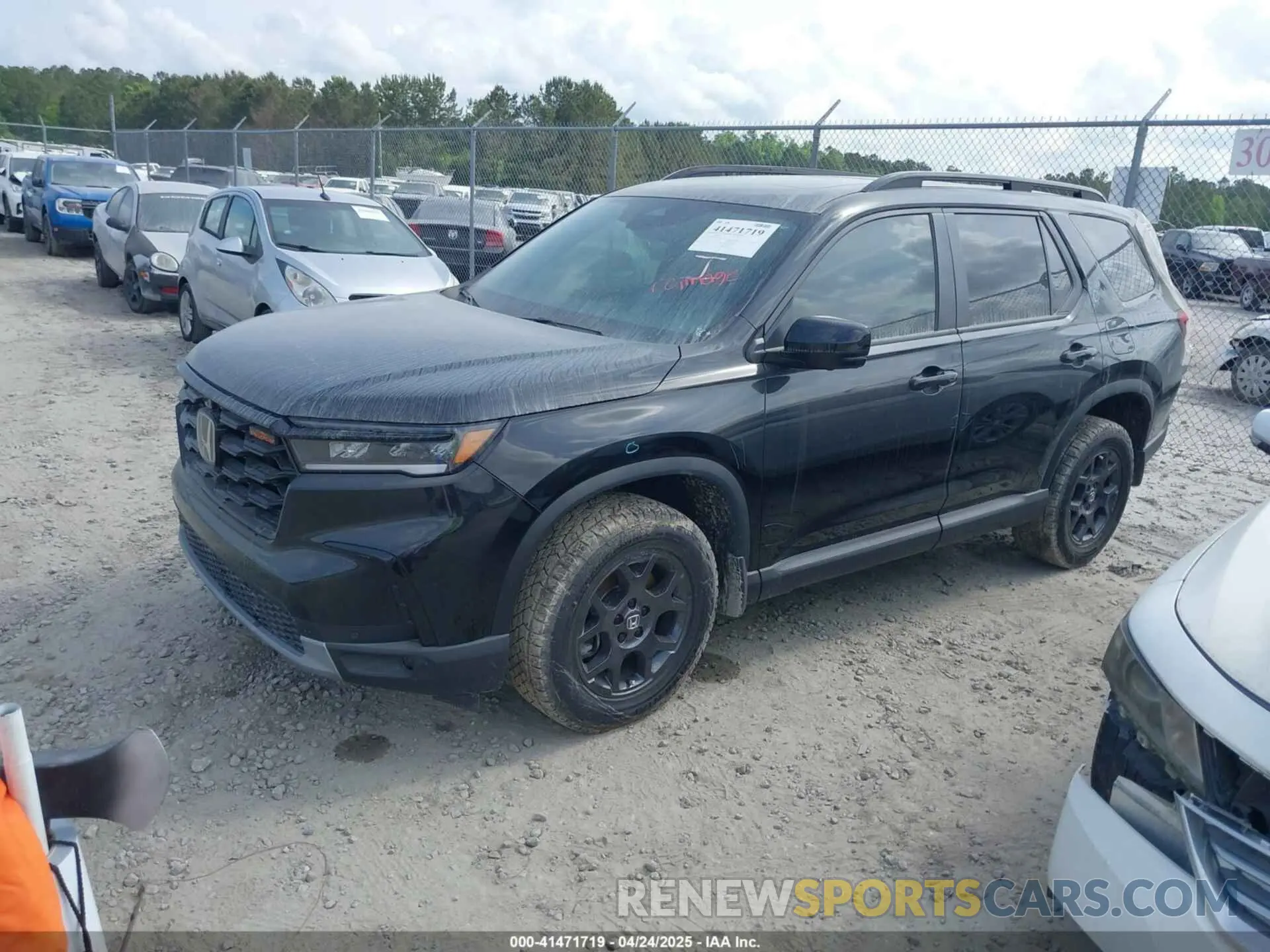 2 Photograph of a damaged car 5FNYG1H61SB026477 HONDA PILOT 2025