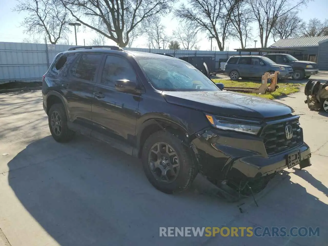 4 Photograph of a damaged car 5FNYG1H61SB036233 HONDA PILOT 2025
