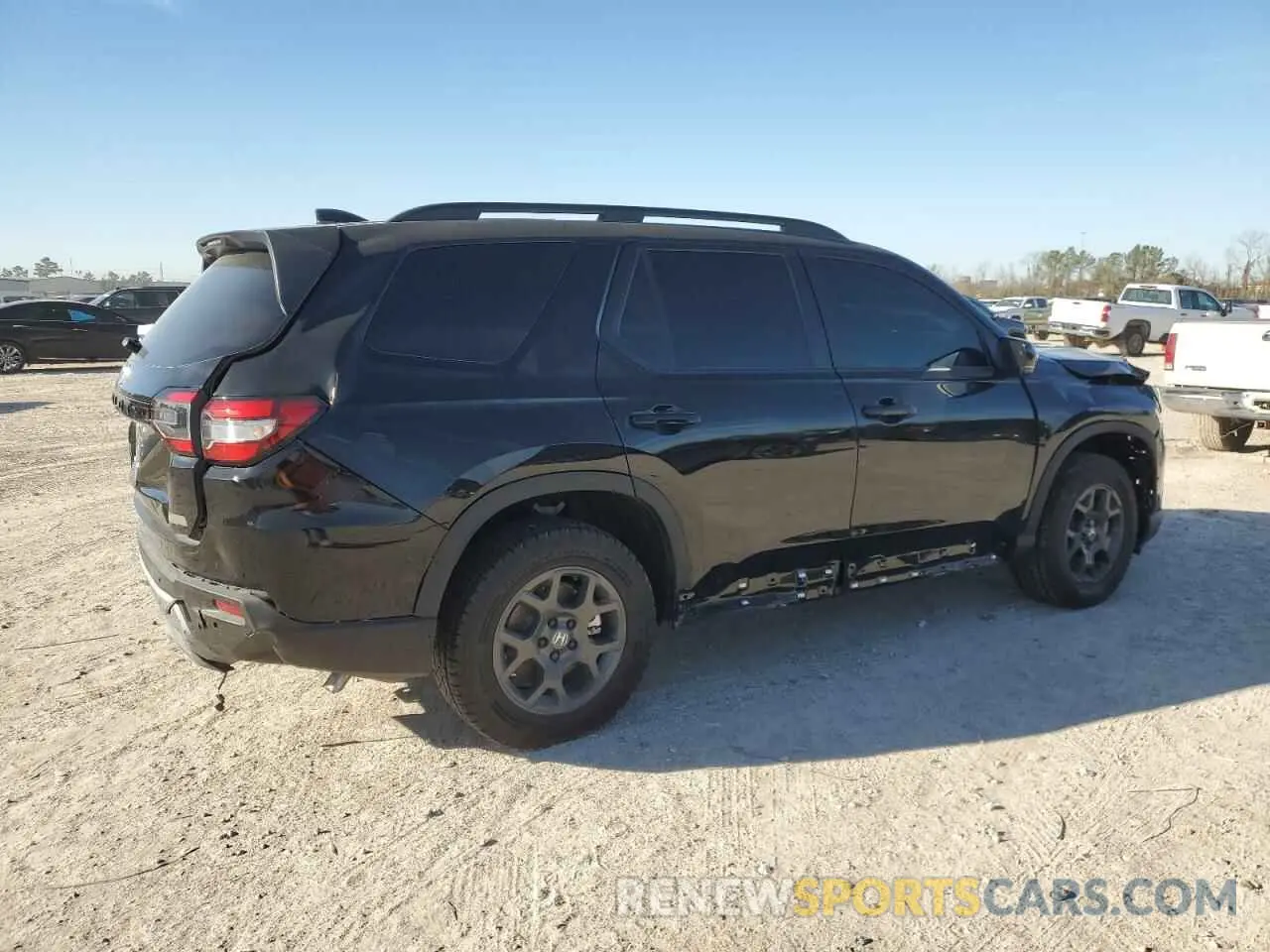 3 Photograph of a damaged car 5FNYG1H63SB087572 HONDA PILOT 2025