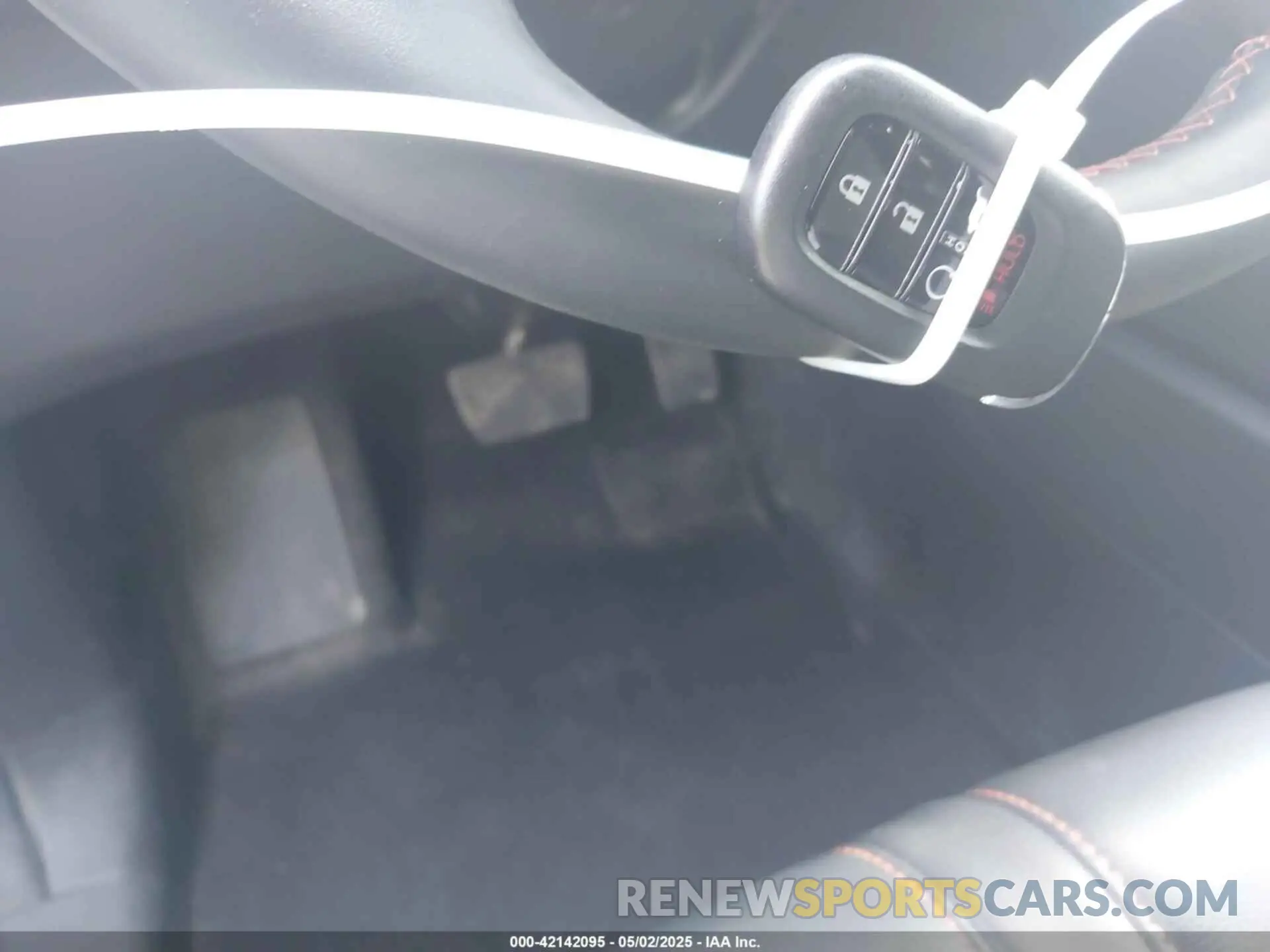 11 Photograph of a damaged car 5FNYG1H65SB025896 HONDA PILOT 2025