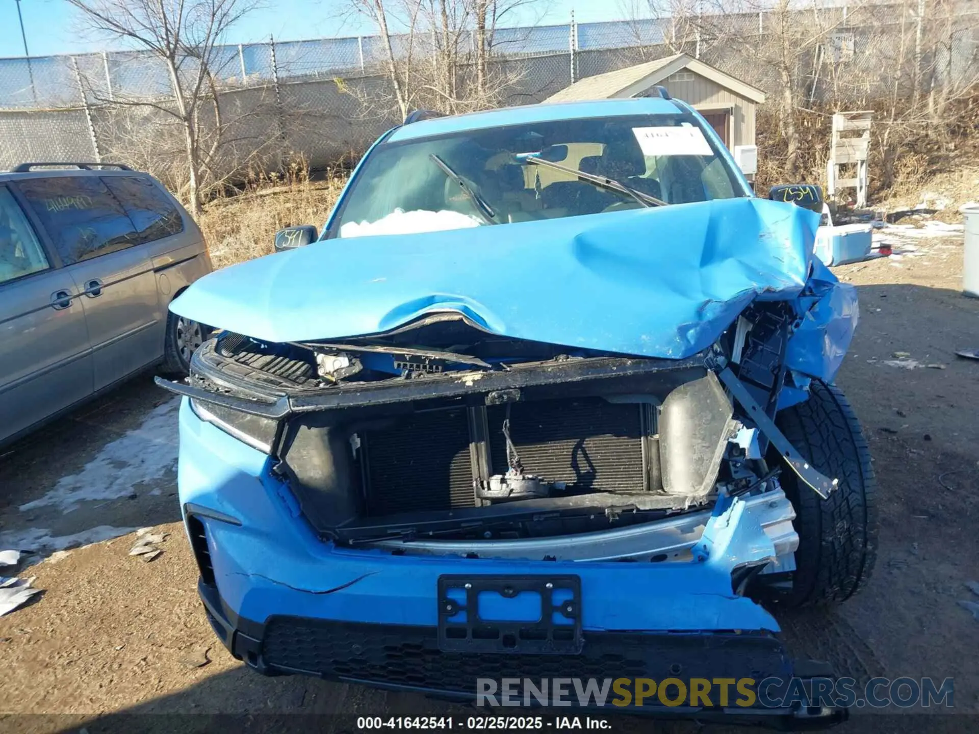 12 Photograph of a damaged car 5FNYG1H65SB035084 HONDA PILOT 2025