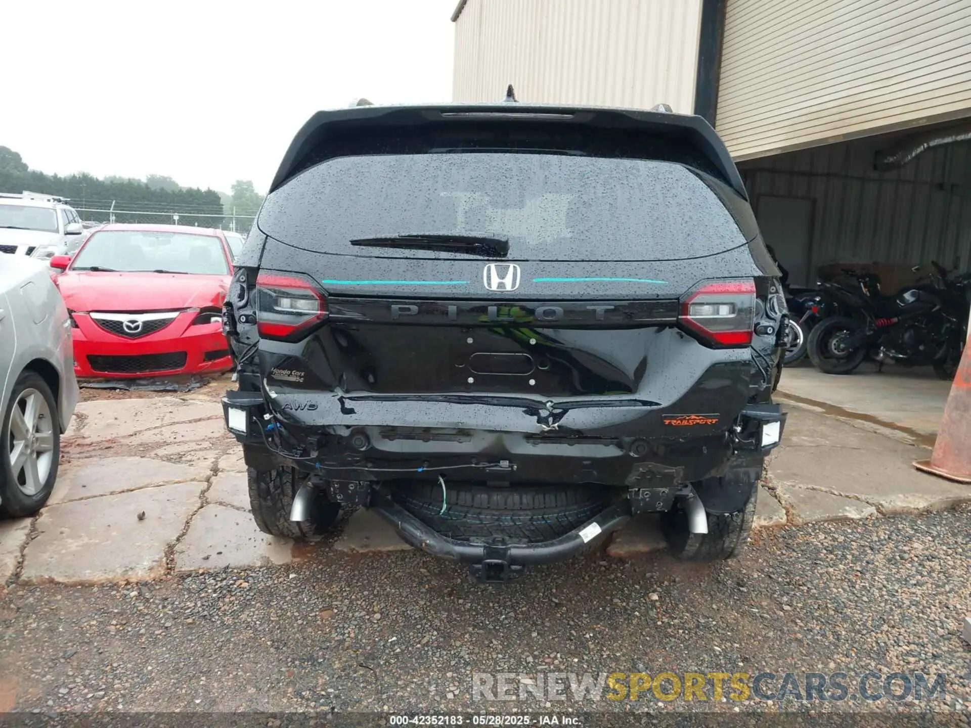 17 Photograph of a damaged car 5FNYG1H66SB082138 HONDA PILOT 2025