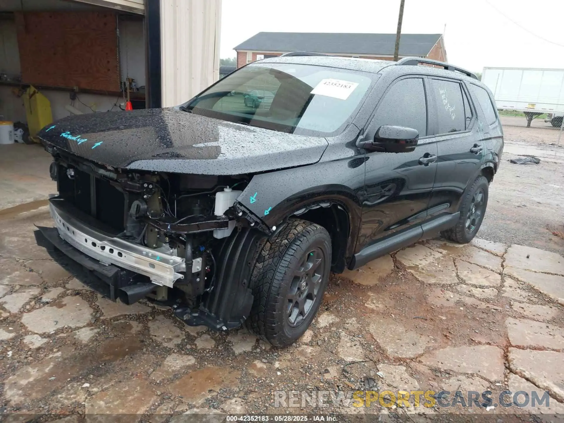 2 Photograph of a damaged car 5FNYG1H66SB082138 HONDA PILOT 2025