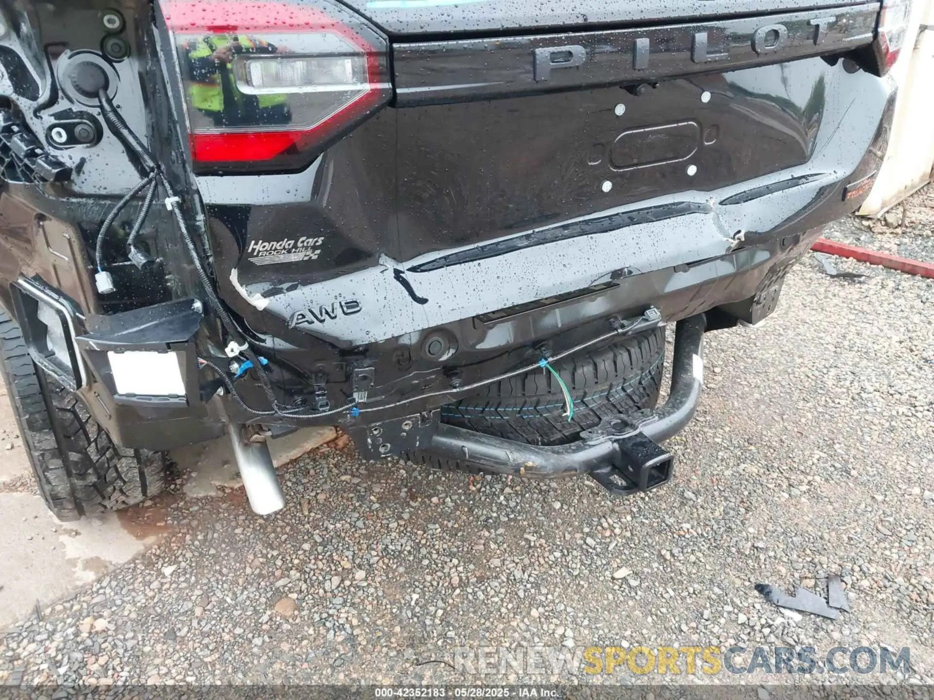 6 Photograph of a damaged car 5FNYG1H66SB082138 HONDA PILOT 2025