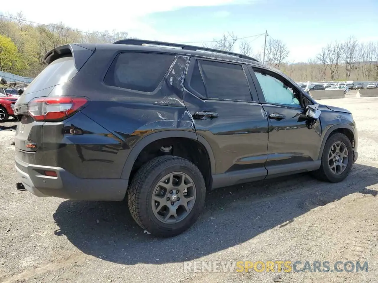 3 Photograph of a damaged car 5FNYG1H6XSB053824 HONDA PILOT 2025