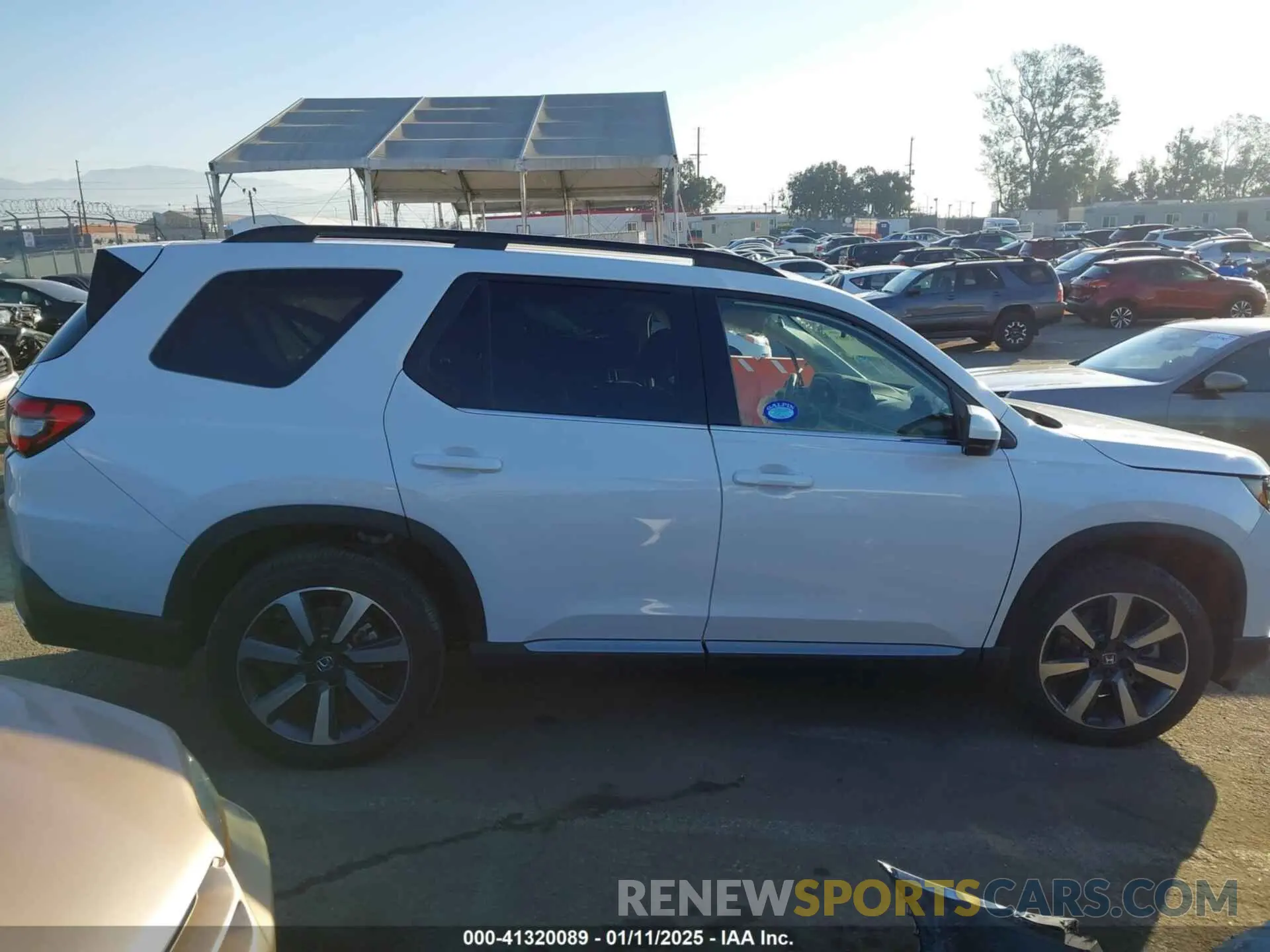 14 Photograph of a damaged car 5FNYG1H76SB010588 HONDA PILOT 2025